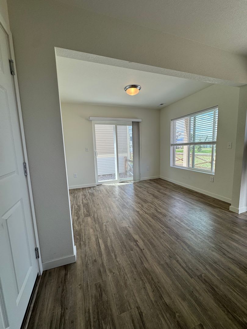 Move In Special 250 Off 1St Month S Rent Gorgeous Banning Lewis Ranch – photo 5