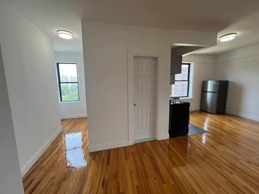 2080 Grand Concourse – photo 5
