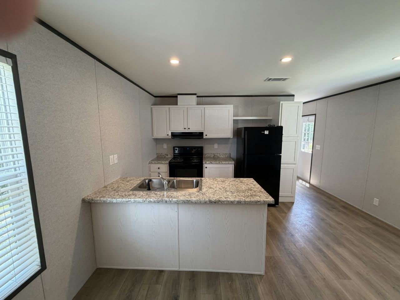 156 Lakeside Garden Circle – photo 3
