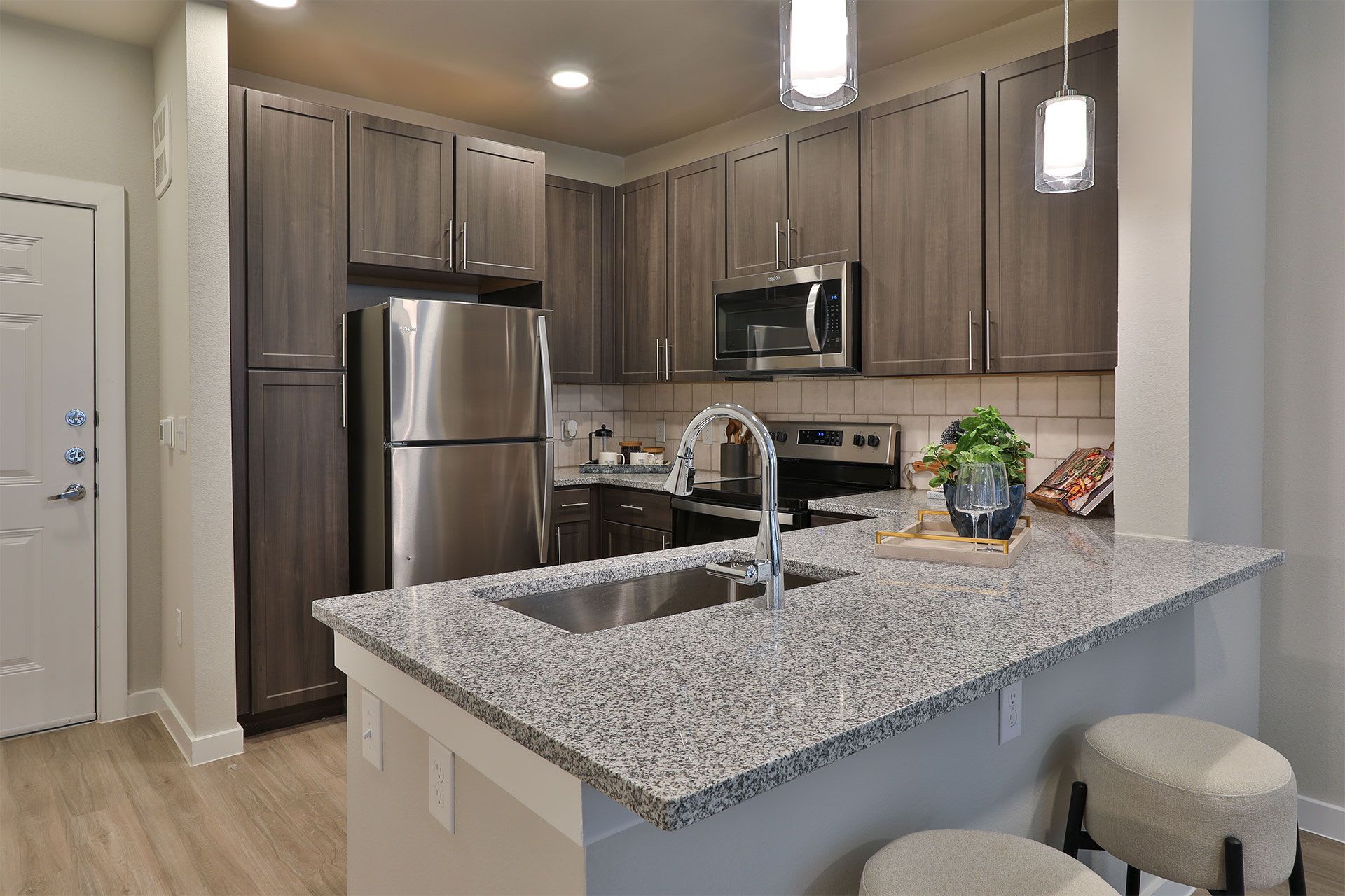 Devereaux – photo 2