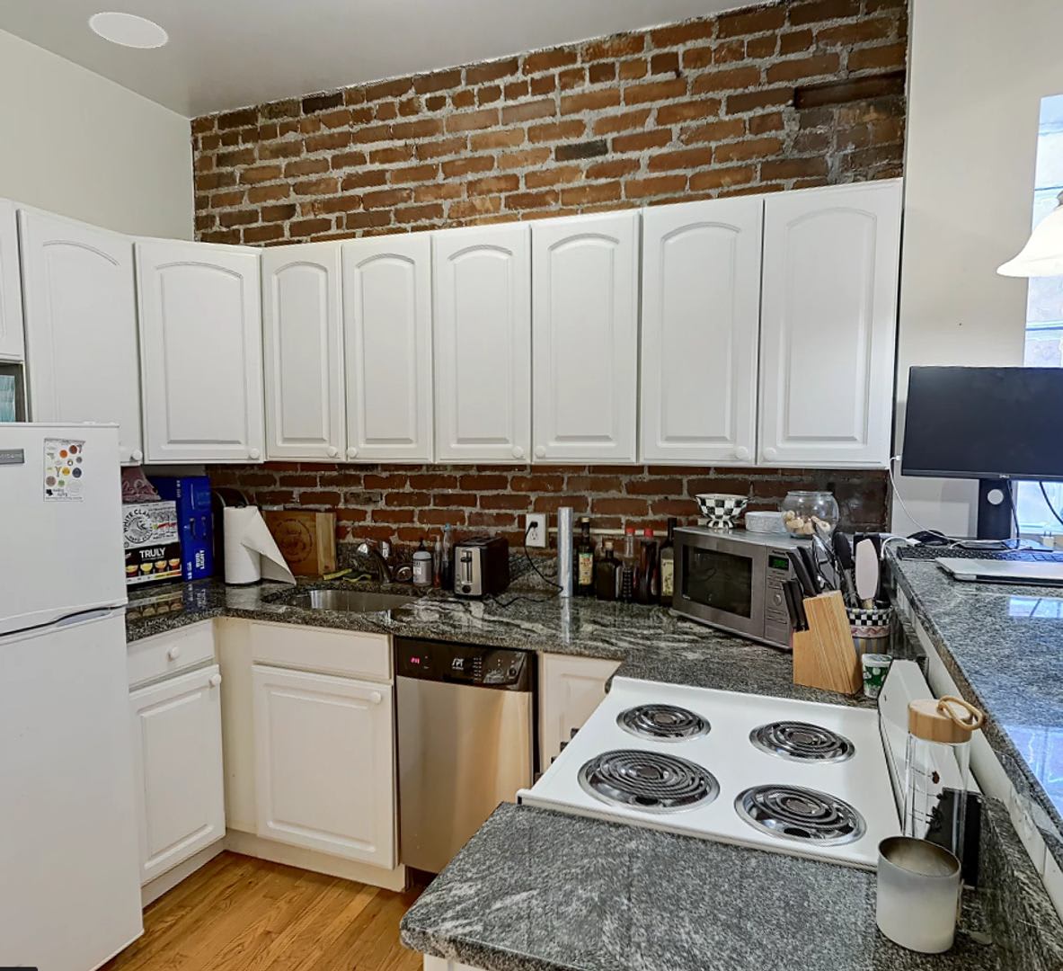 North End 2 Bed With Ac No Broker Fee – photo 4