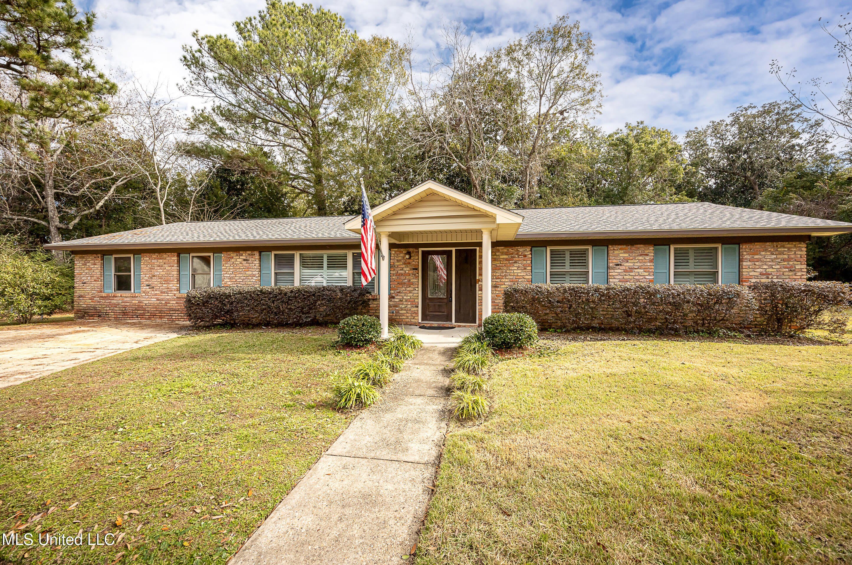 1107 Le Badine Court – photo 1