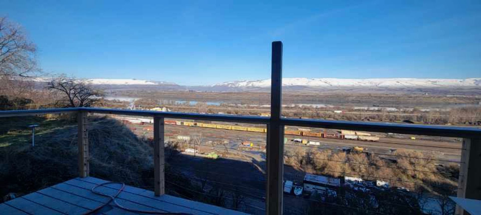 Newer 3 Bedroom Duplex with Gorgeous River Views! – photo 2
