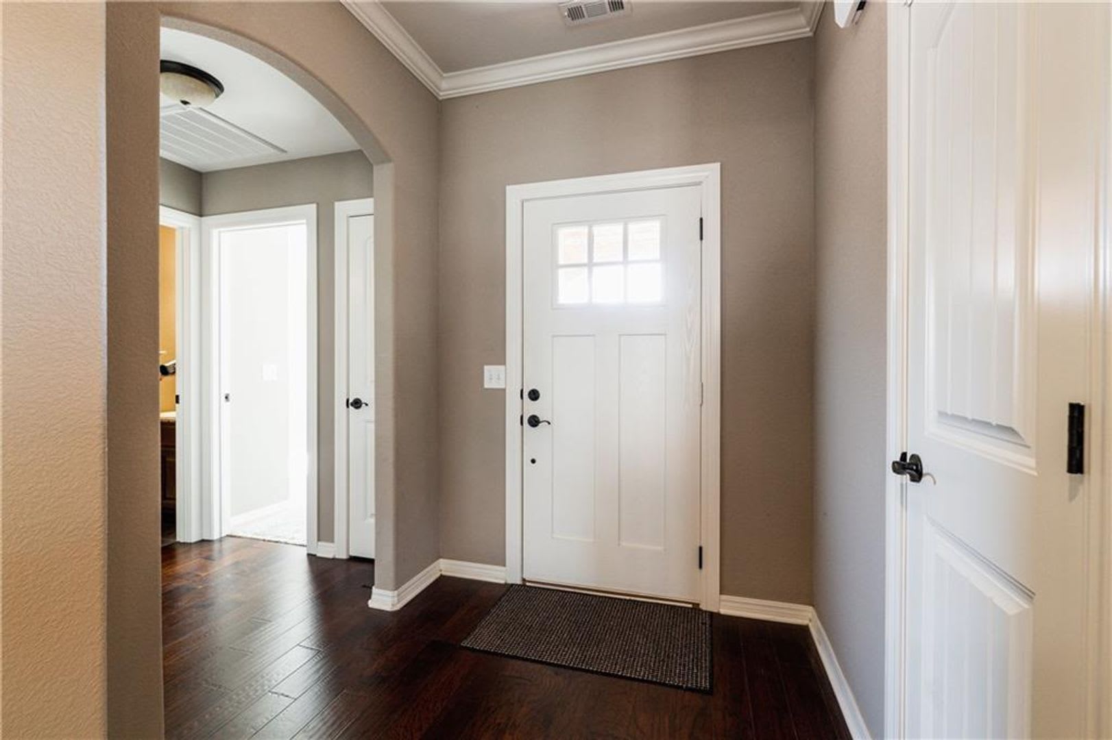Don T Miss This Stunning 3 Bed 2 Bath Home Schedule Your Showing Today – photo 4