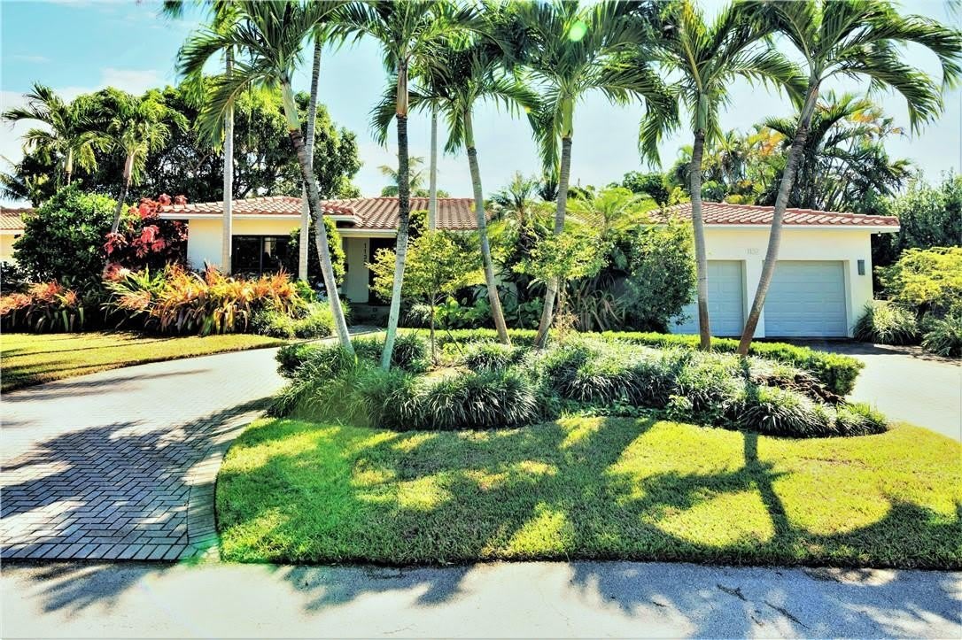 1132 Ne 105Th Street – photo 1