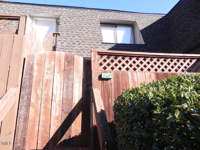340 Summerwalk Circle – photo 2