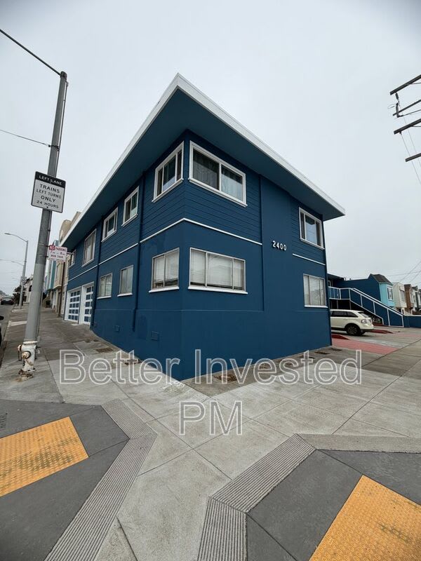 2400 39Th Ave – photo 1