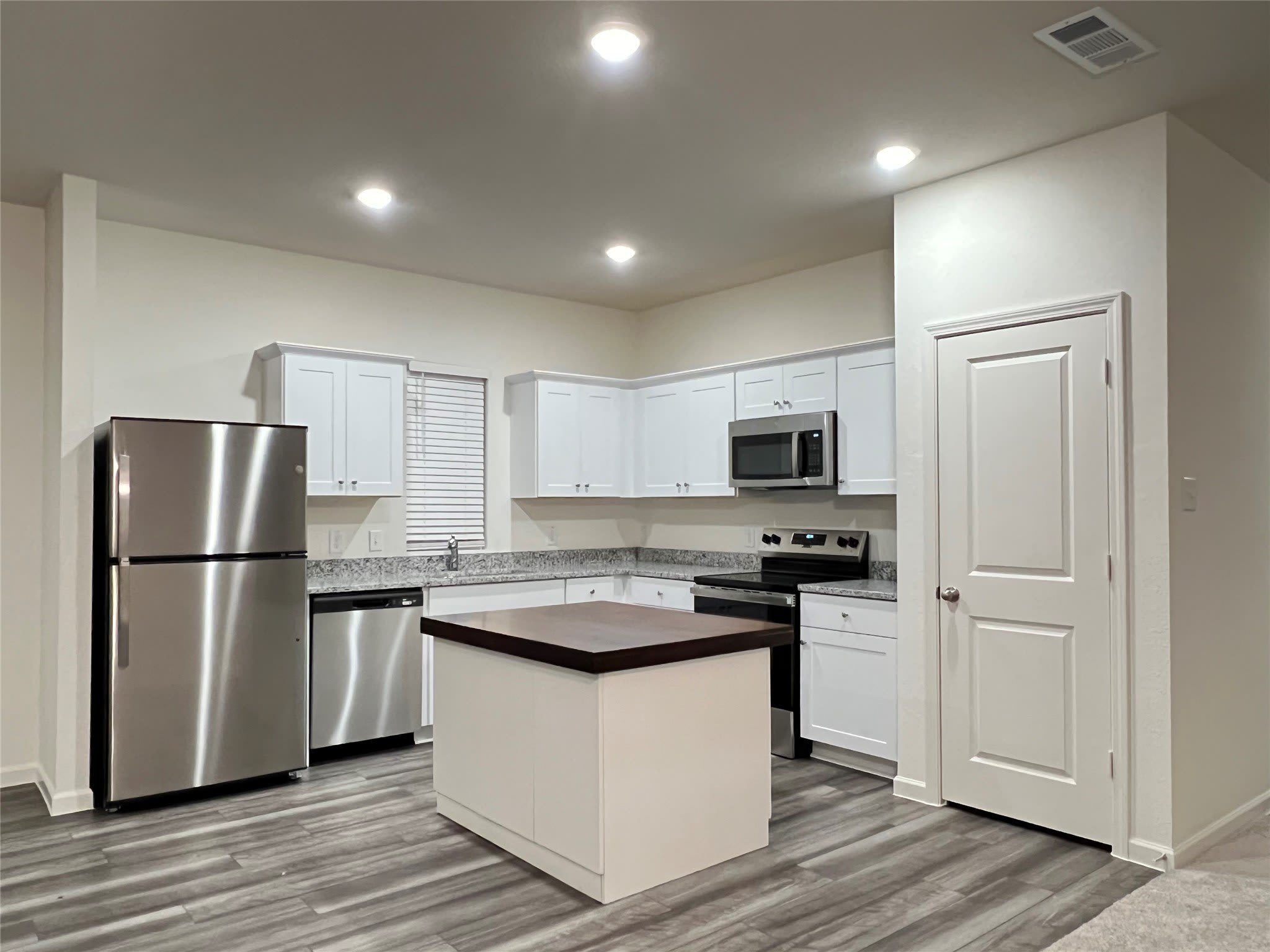 902 Lexington Lane – photo 4