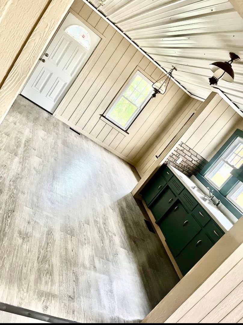 Spacious 3 Bed, 2 Bath Home with Basement, Garage & Large Yard in Cave City! – photo 2