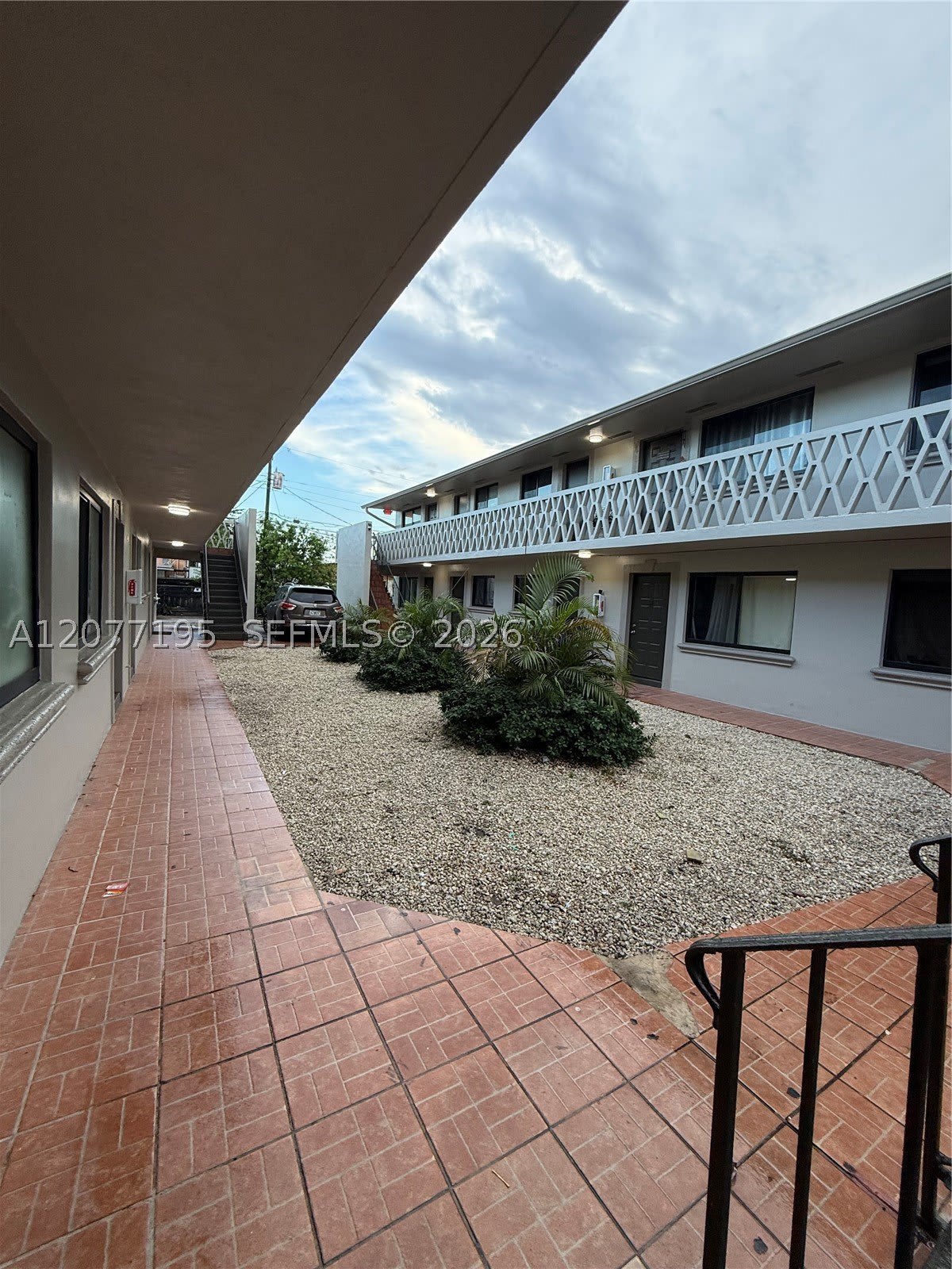 664 W 29th St – photo 4