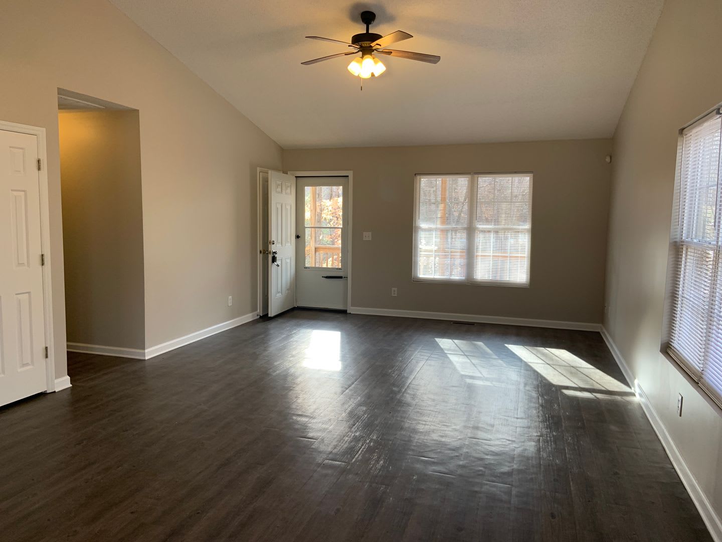 Spacious 3 Bedroom Home With Wooded Privacy – photo 2