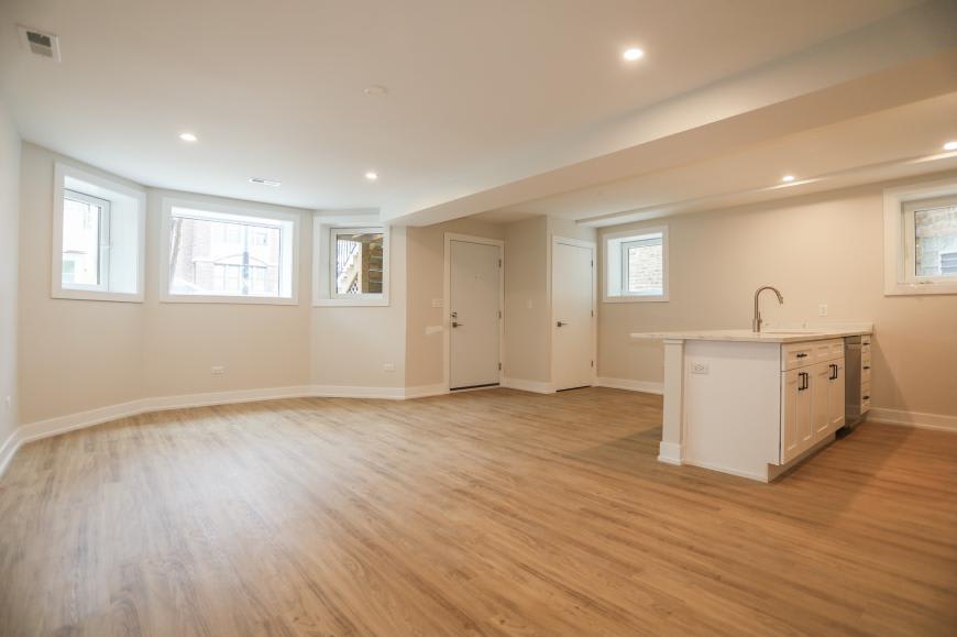 2230 West Wilson Ave – photo 5