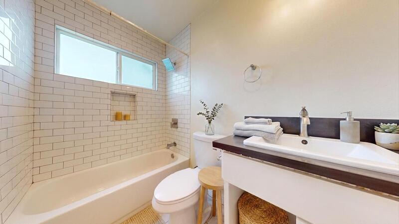 1025-1027 W. 46th Street – photo 5
