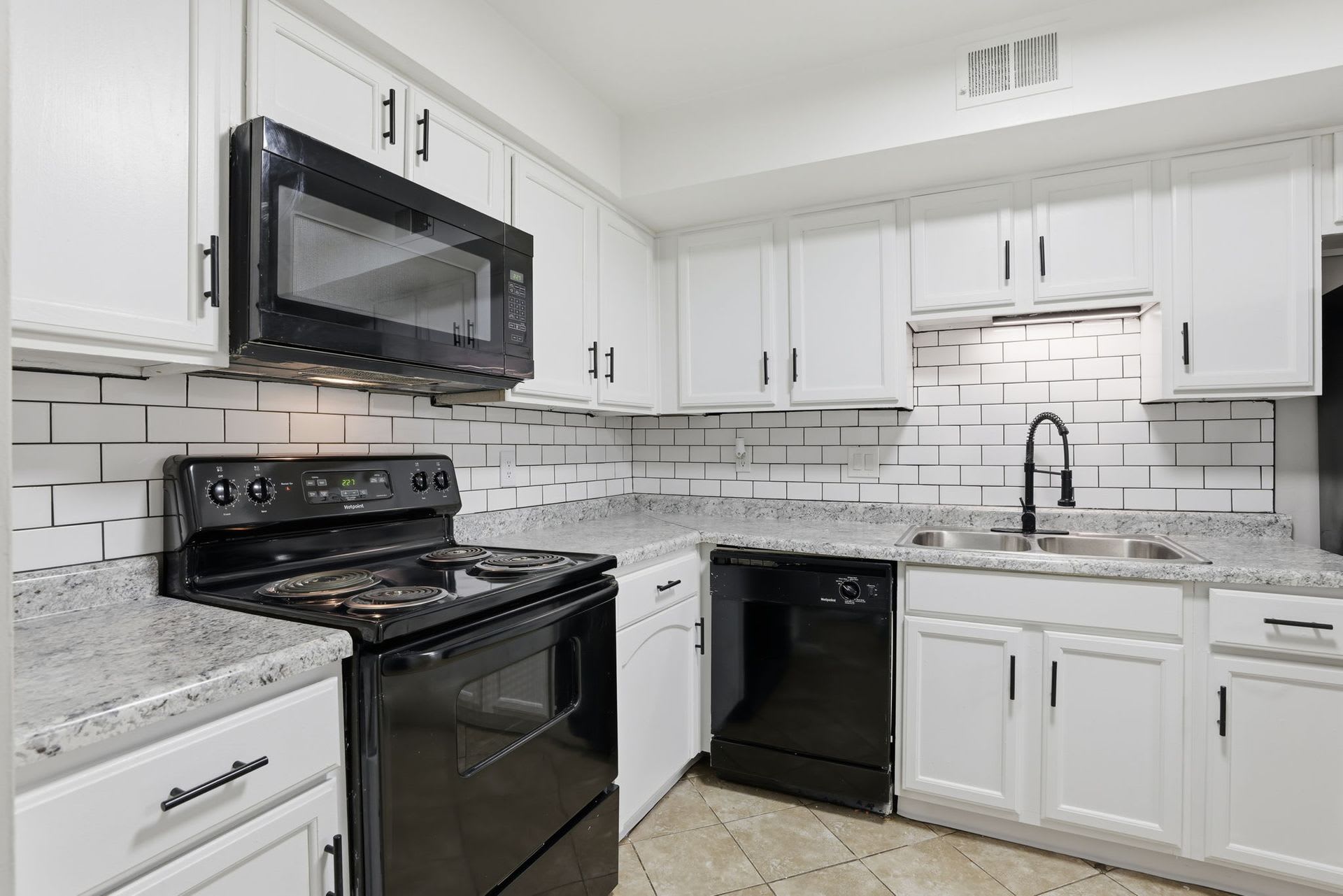 The Lenox Apartment Homes – photo 3