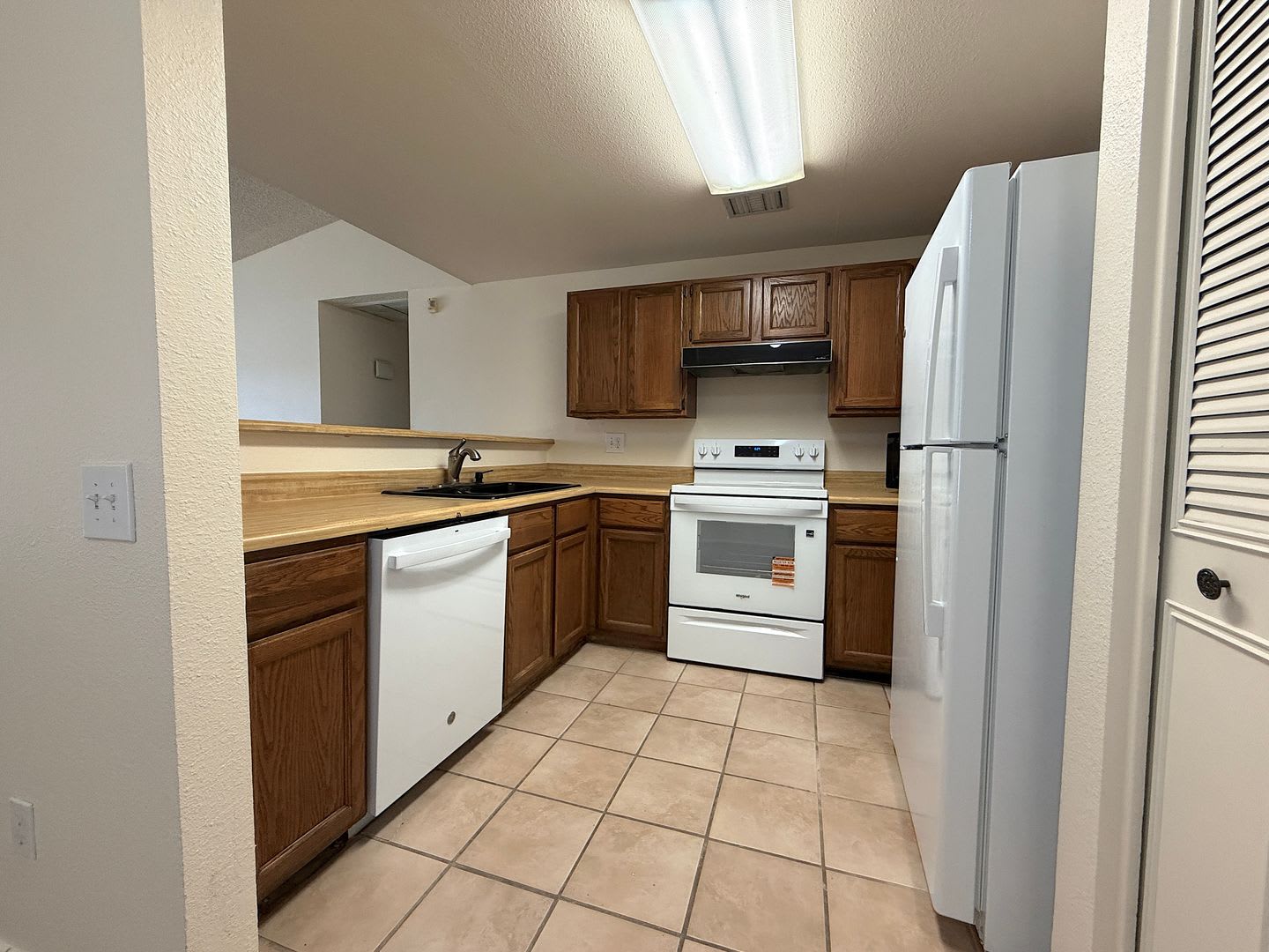 3 Bd 2 Ba Single Family House In Chandler – photo 4