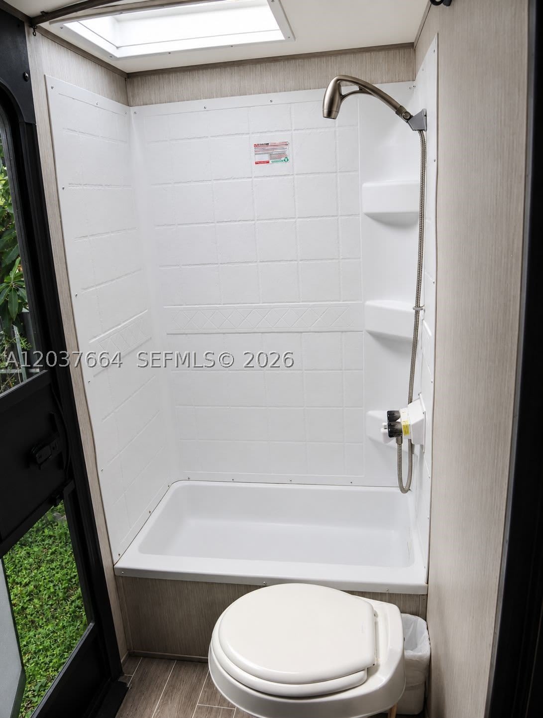 735 NE 162nd St – photo 2