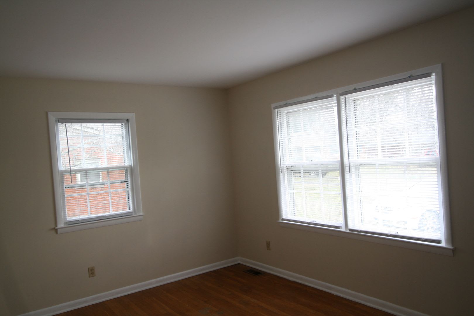 Stonybrook home with Full Basement and large backyard 20260817 – photo 2