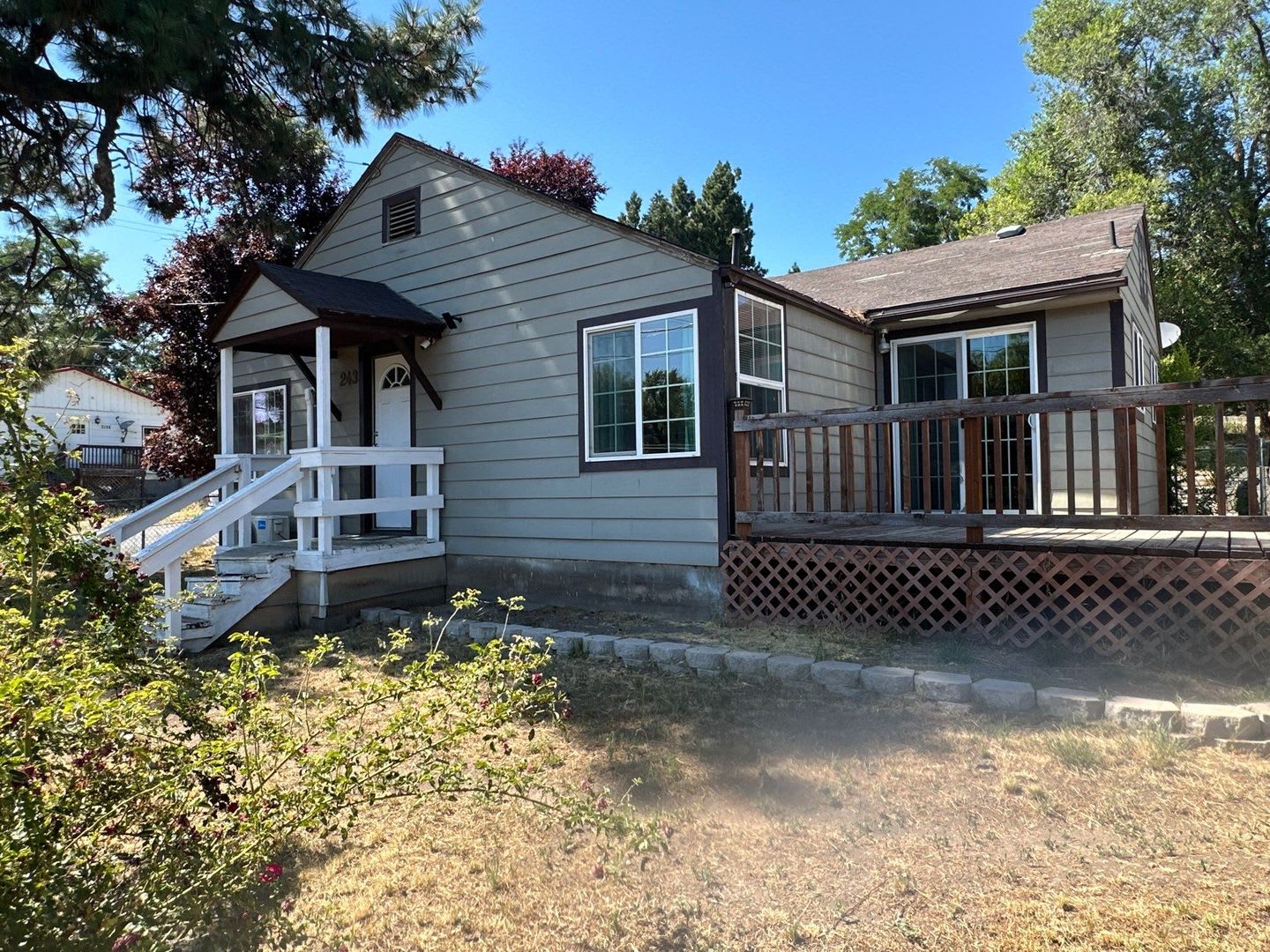 243 Nevada Ave – photo 3