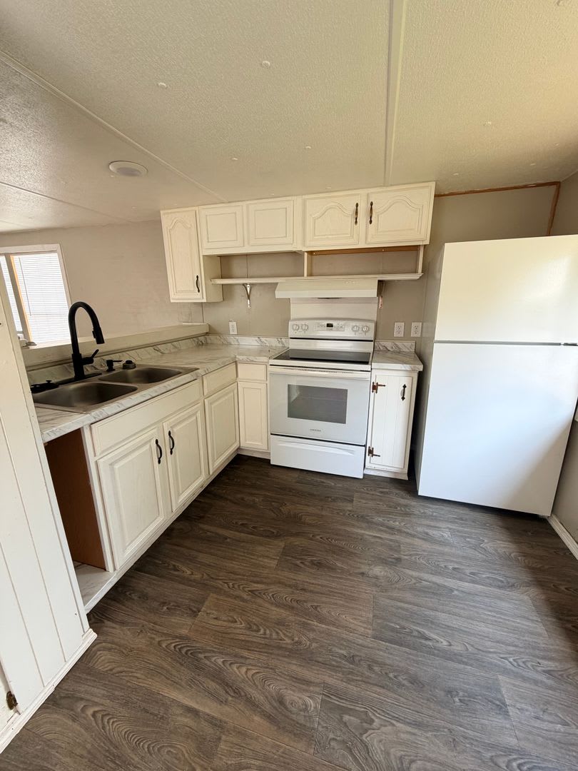 Madisonville Mobile Home – photo 1