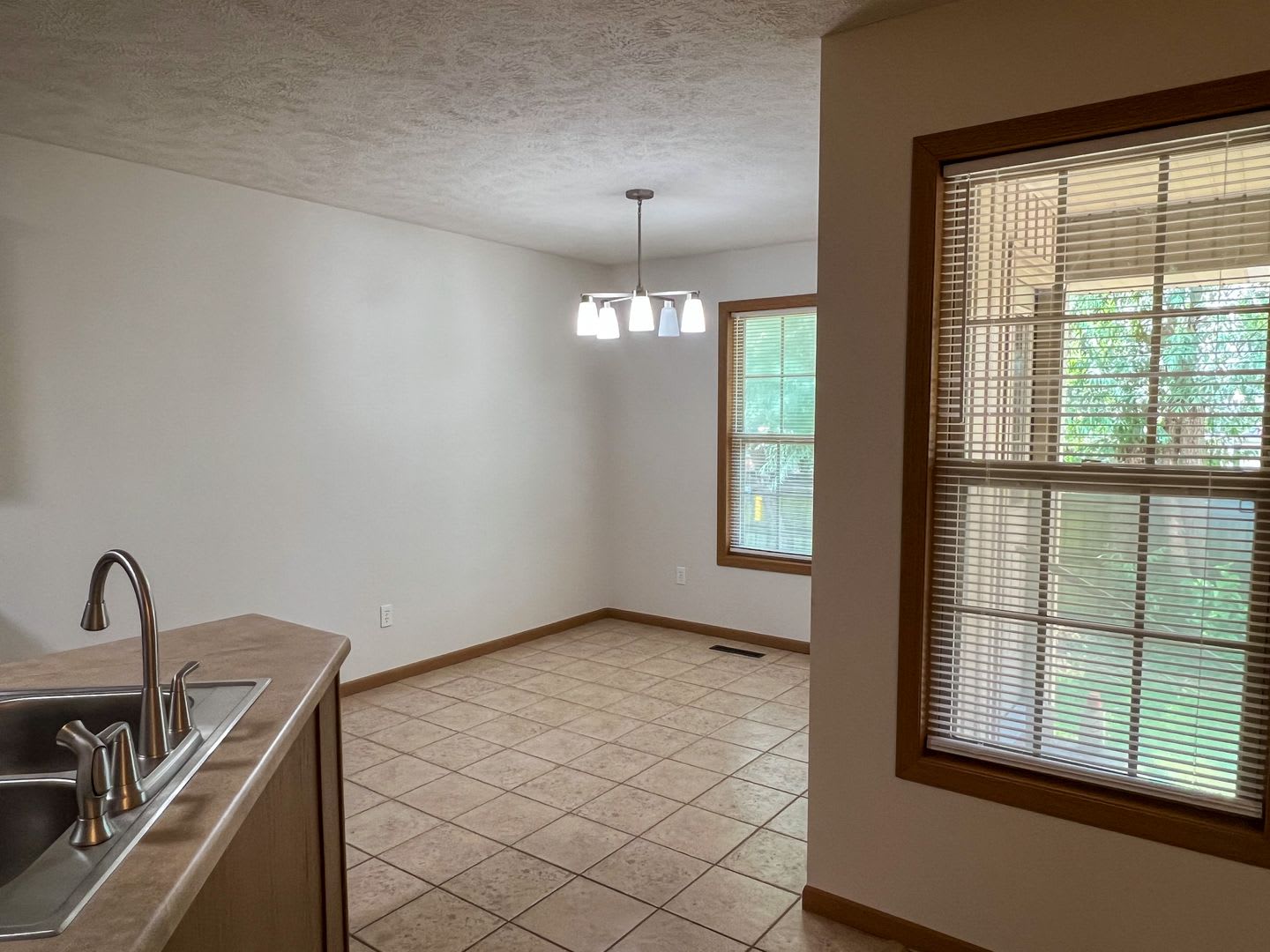 3 Bedroom 2 Bathroom 2 Car Garage – photo 3