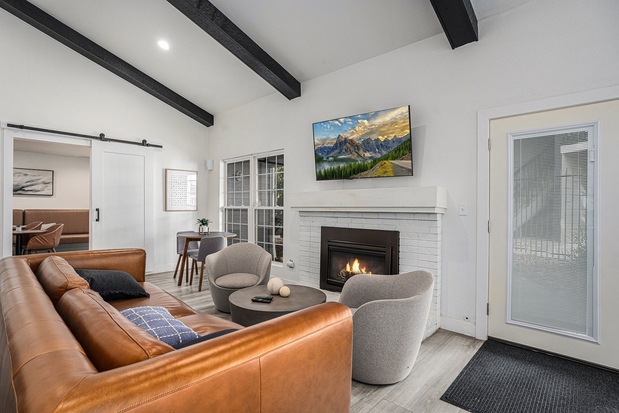 Oakdale Springs Apartments – photo 4