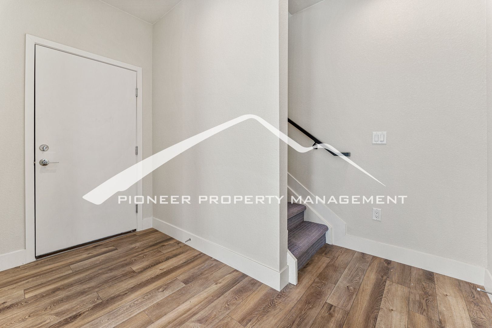 Beautiful Townhome in New Development with 2 Car Garage – photo 3
