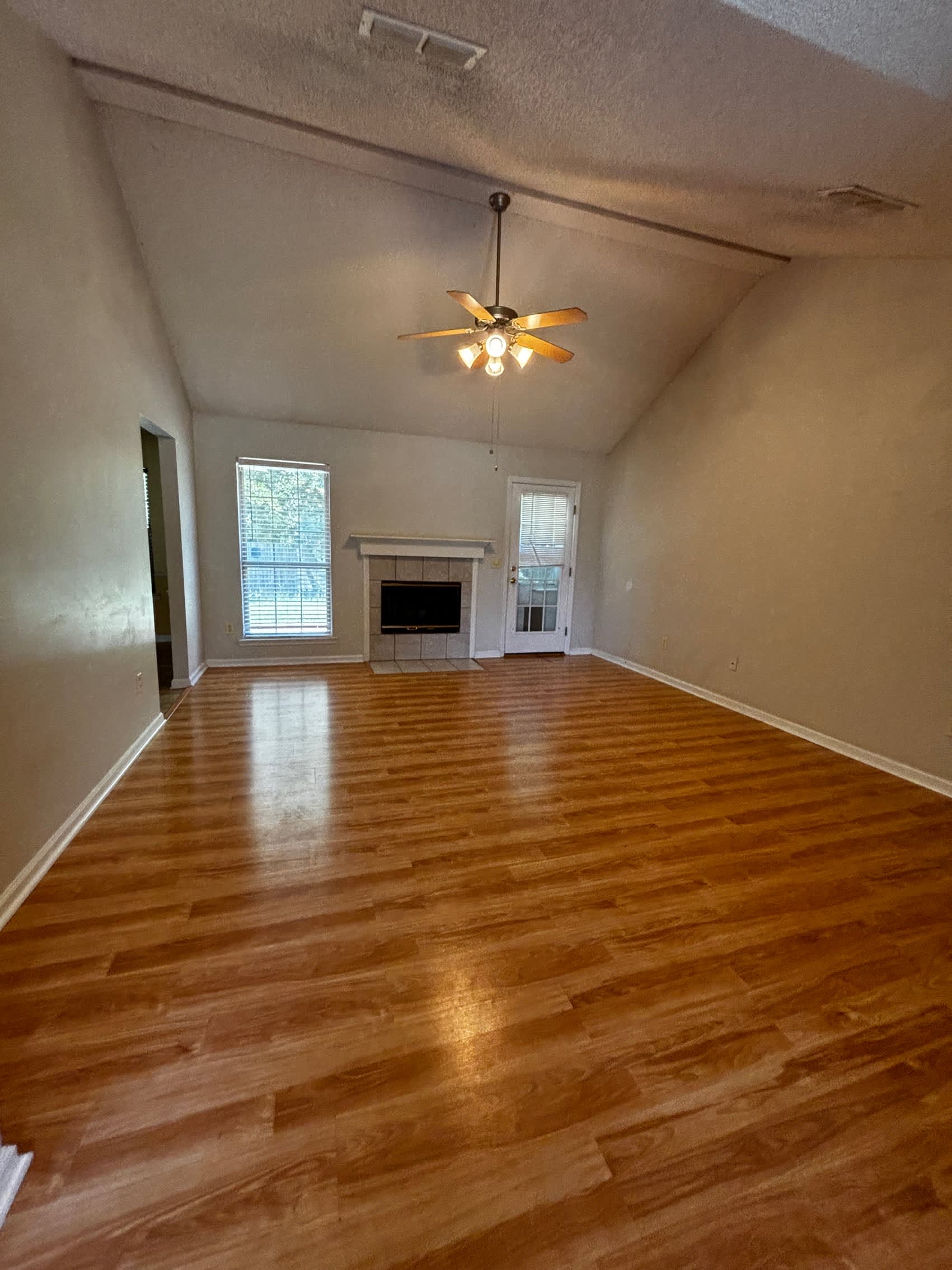 504 Bedford Court – photo 4