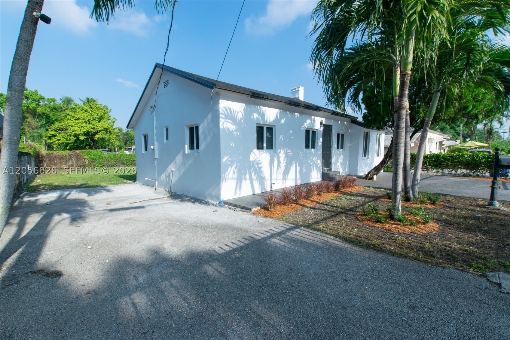 2324 NW 14th Ave – photo 2
