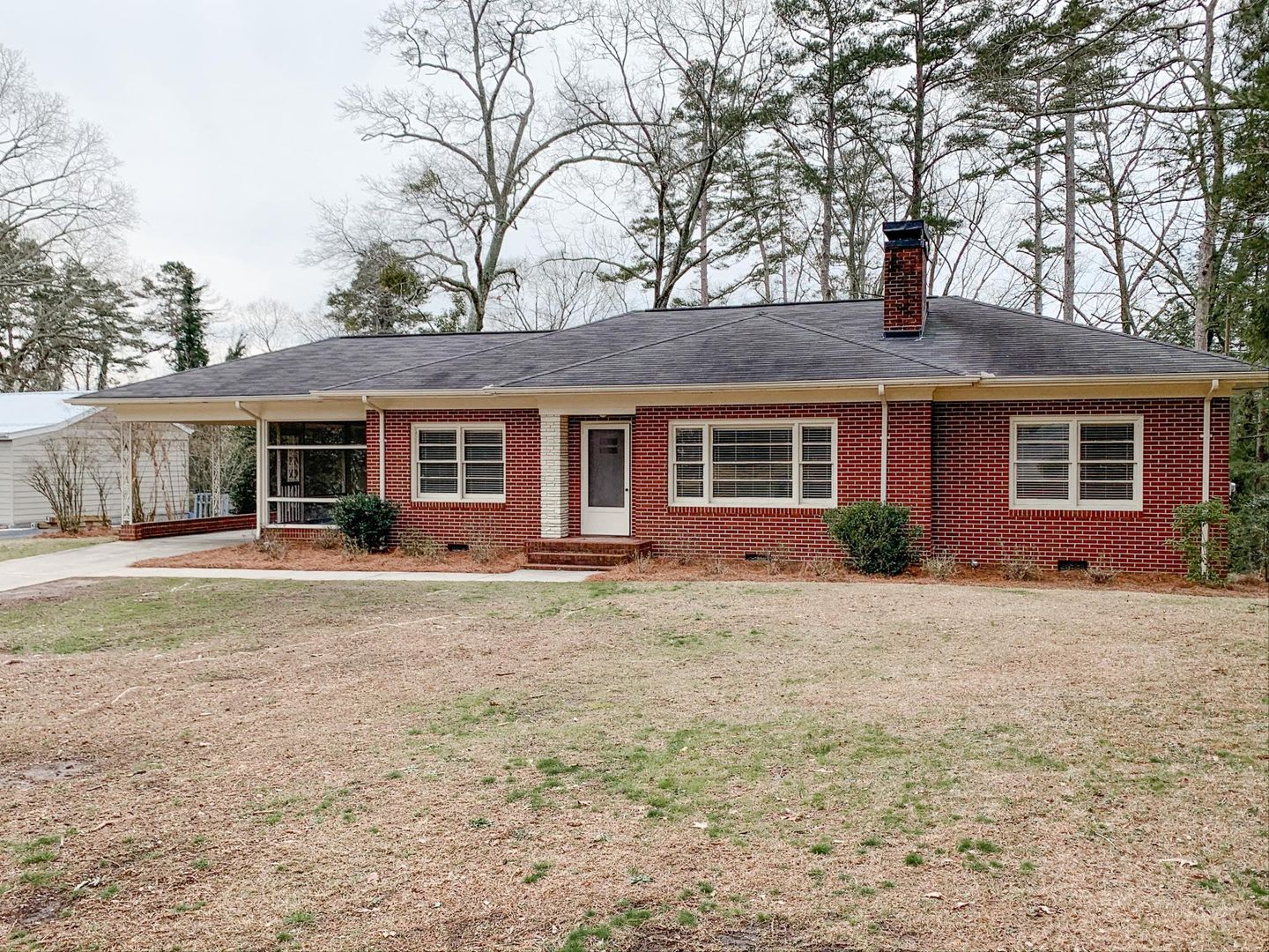 City of Gainesville, cozy brick ranch avl. 4/25 – photo 1