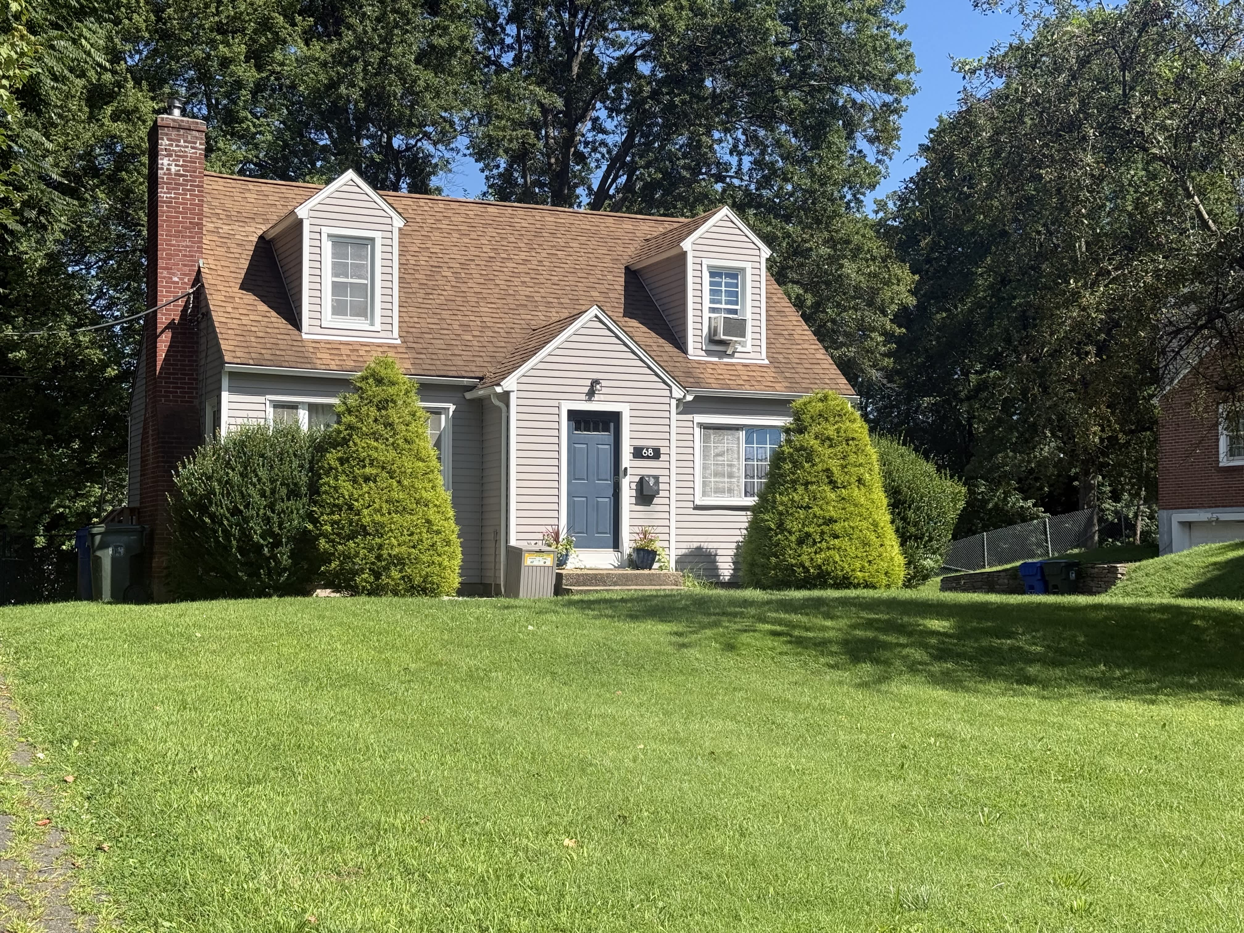 68 Robbins Avenue – photo 1