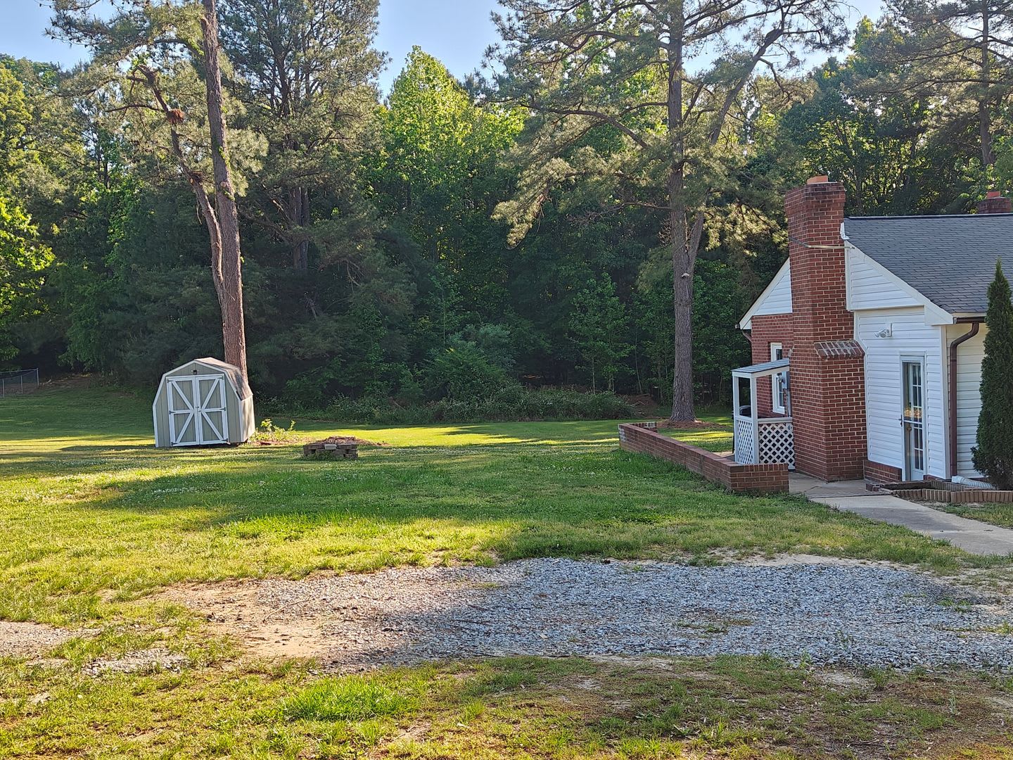 3 bedroom ranch style home in Amelia – photo 2
