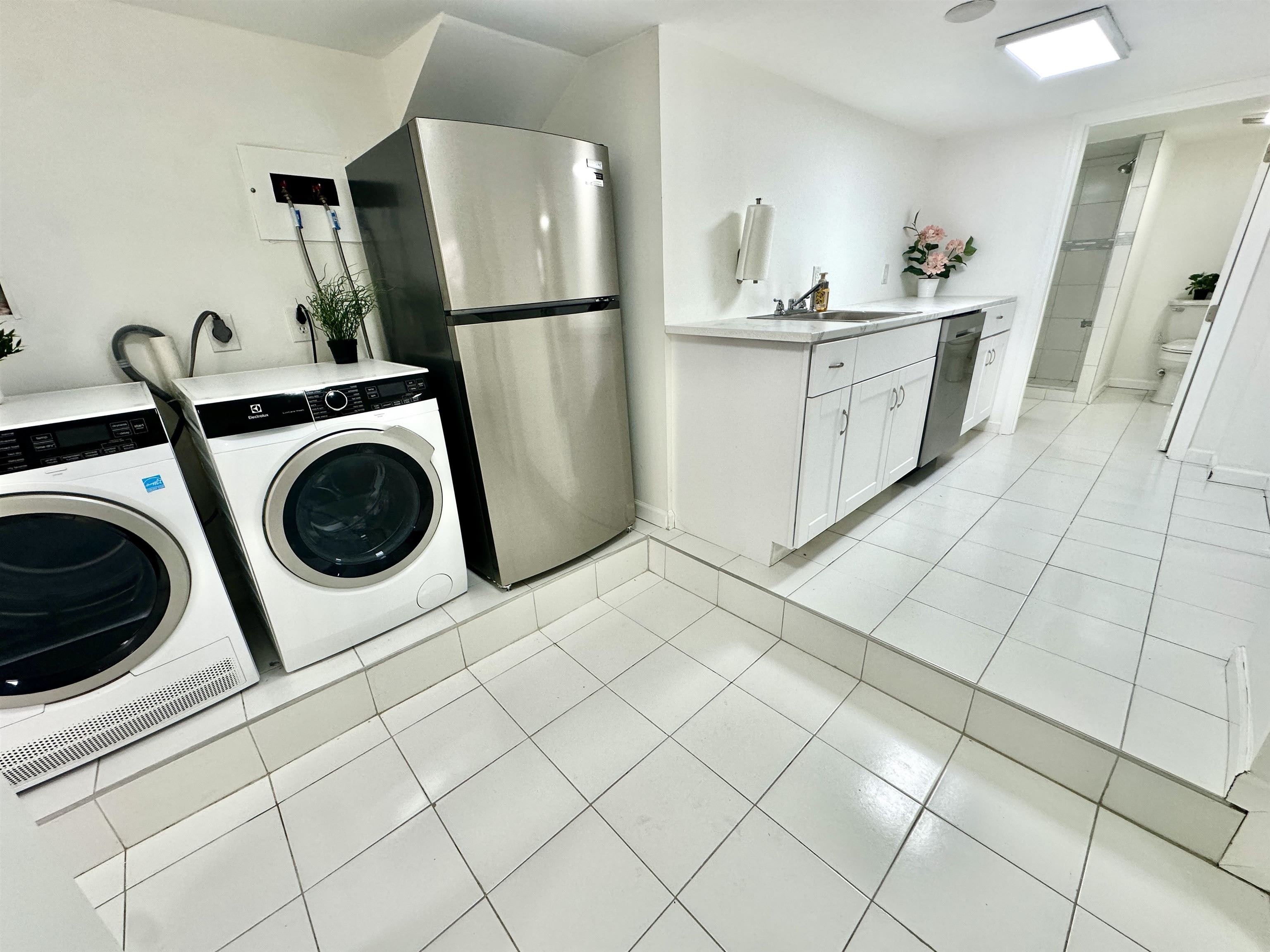 247 Clendenny Ave – photo 2