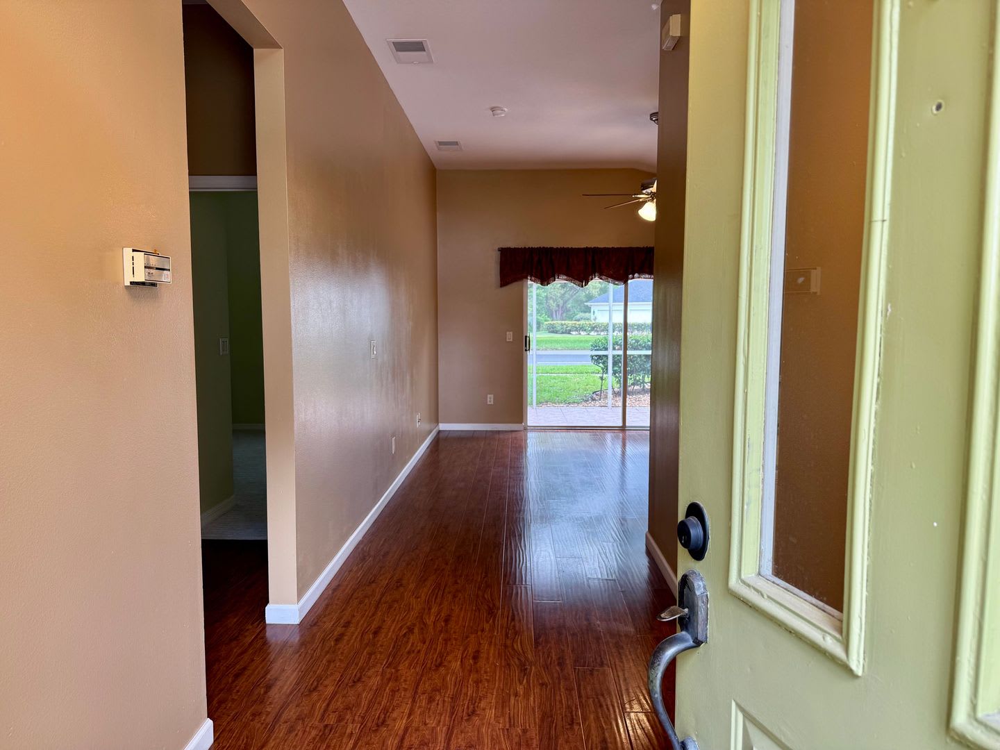 IMMACULATE 2 Bedroom / 2 Bathroom in Country Club of Mount Dora! – photo 3