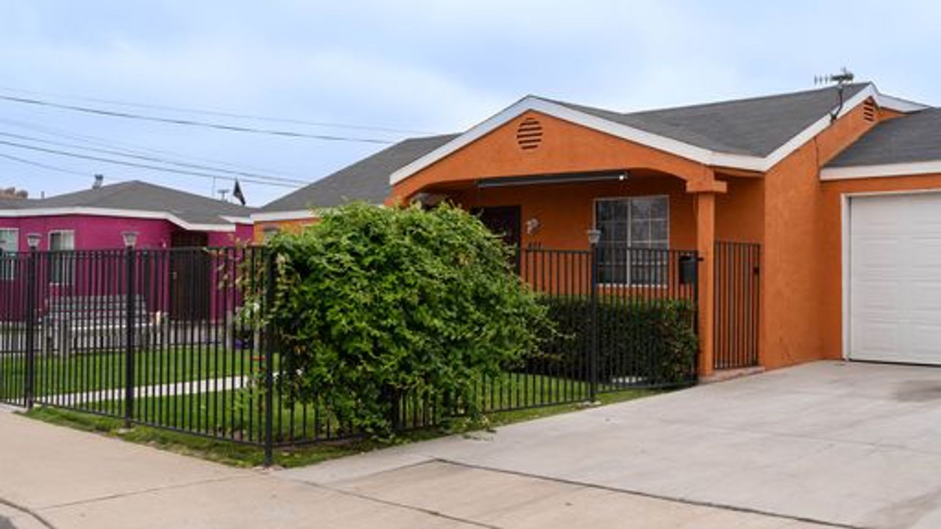 Casitas – photo 1