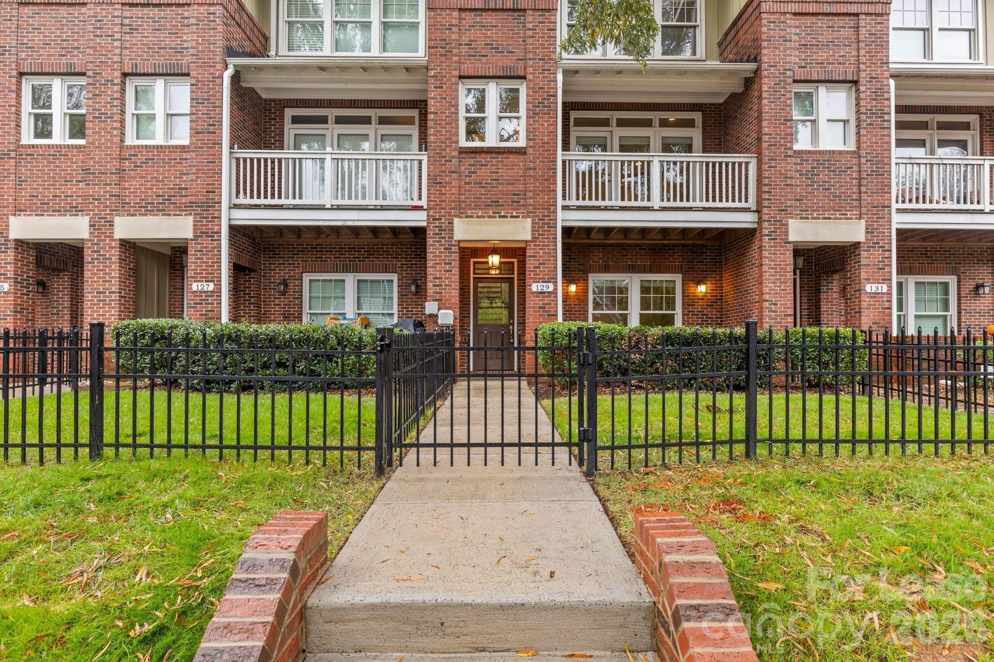 129 Grandin Road – photo 2
