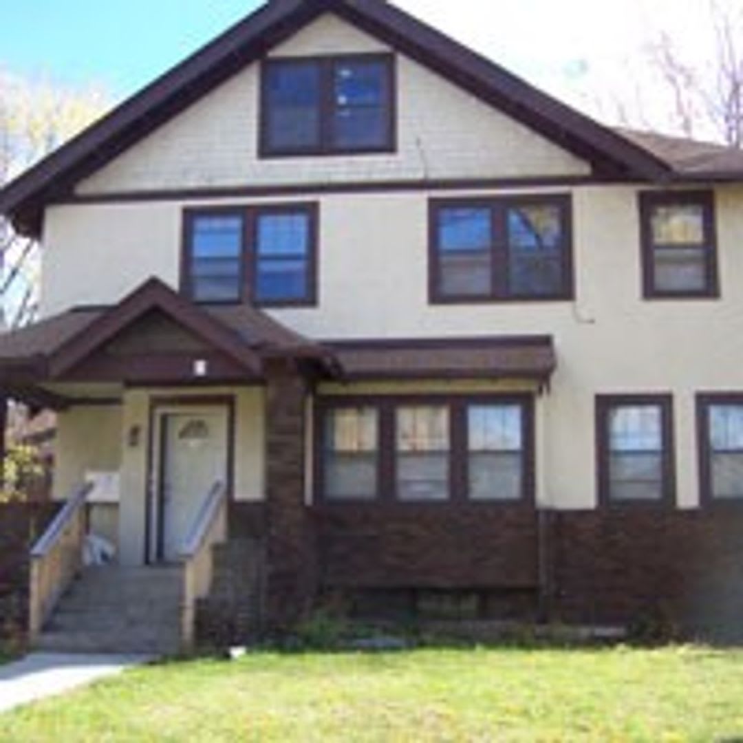 416 11th Ave SE – photo 2