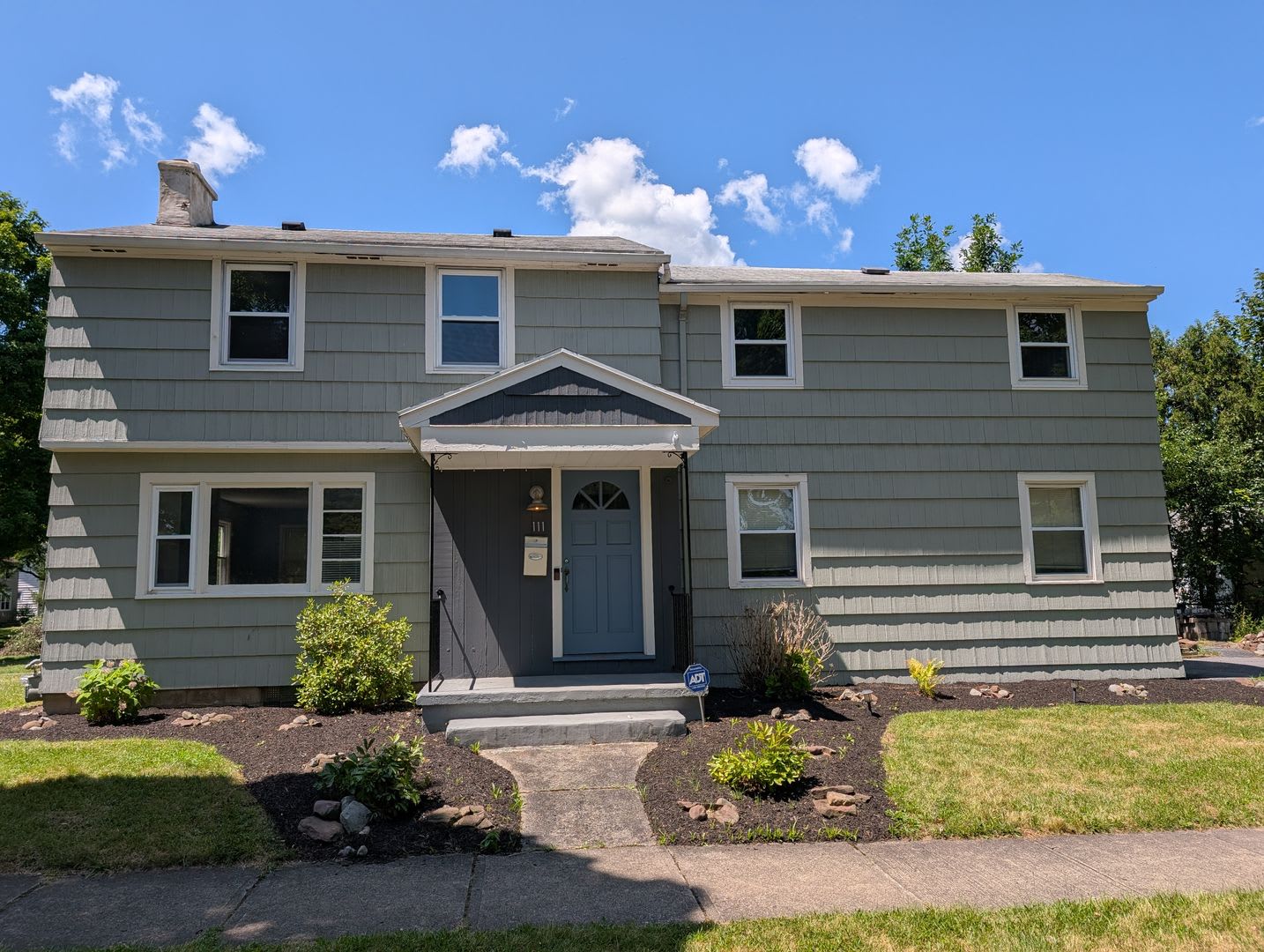 Single Family, (3) bedroom Home in the heart of College Town, (1) bath and (1) Powder Room! – photo 1
