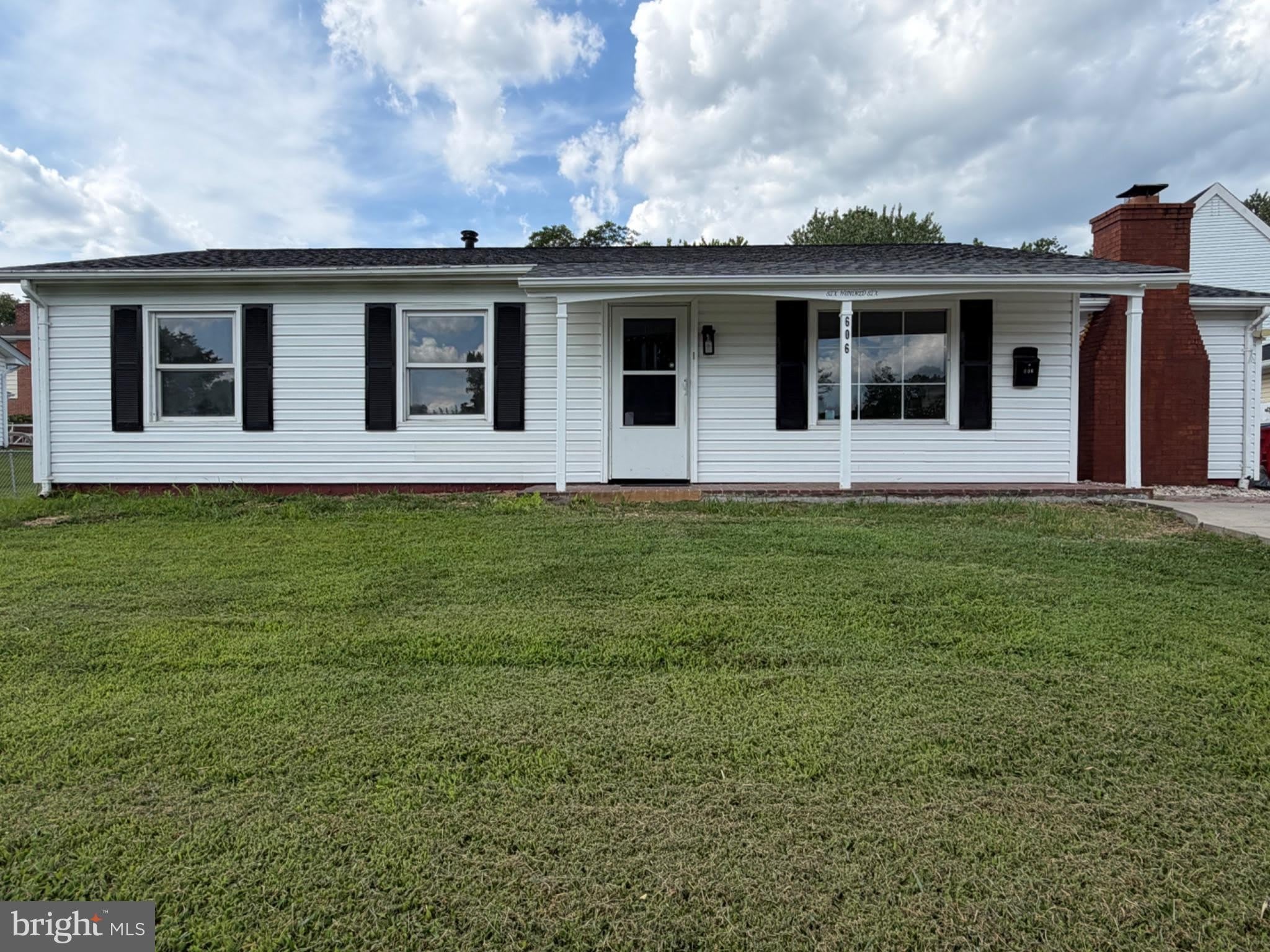 606 W BEECH Road W – photo 1