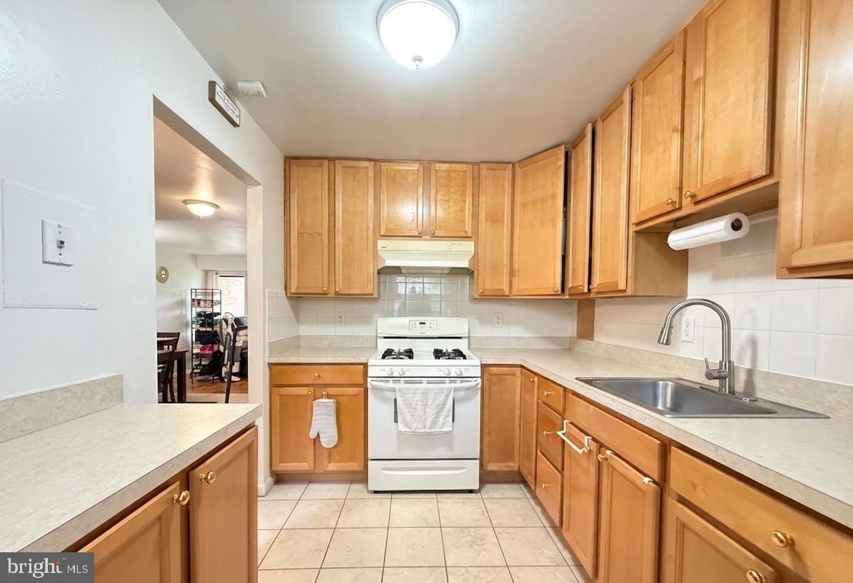 6008 WESTCHESTER PARK Drive – photo 2