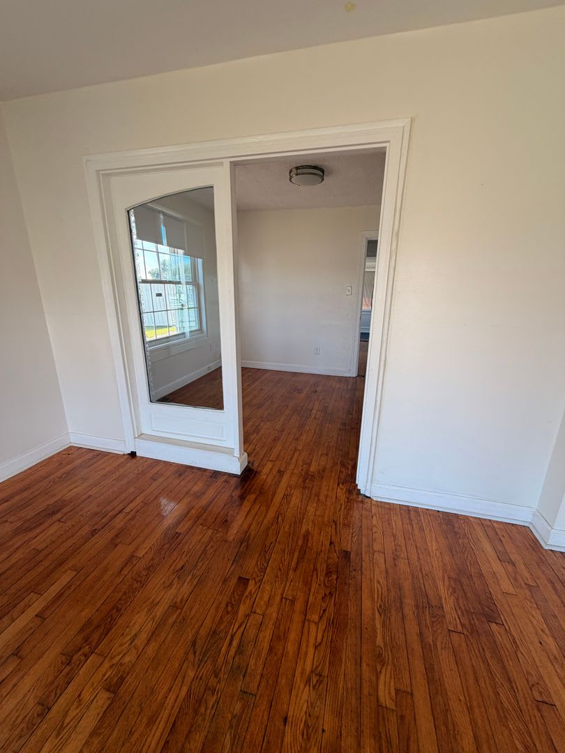 Coming Soon 4 Bed 1 Bath Blue Cottage For Rent – photo 3