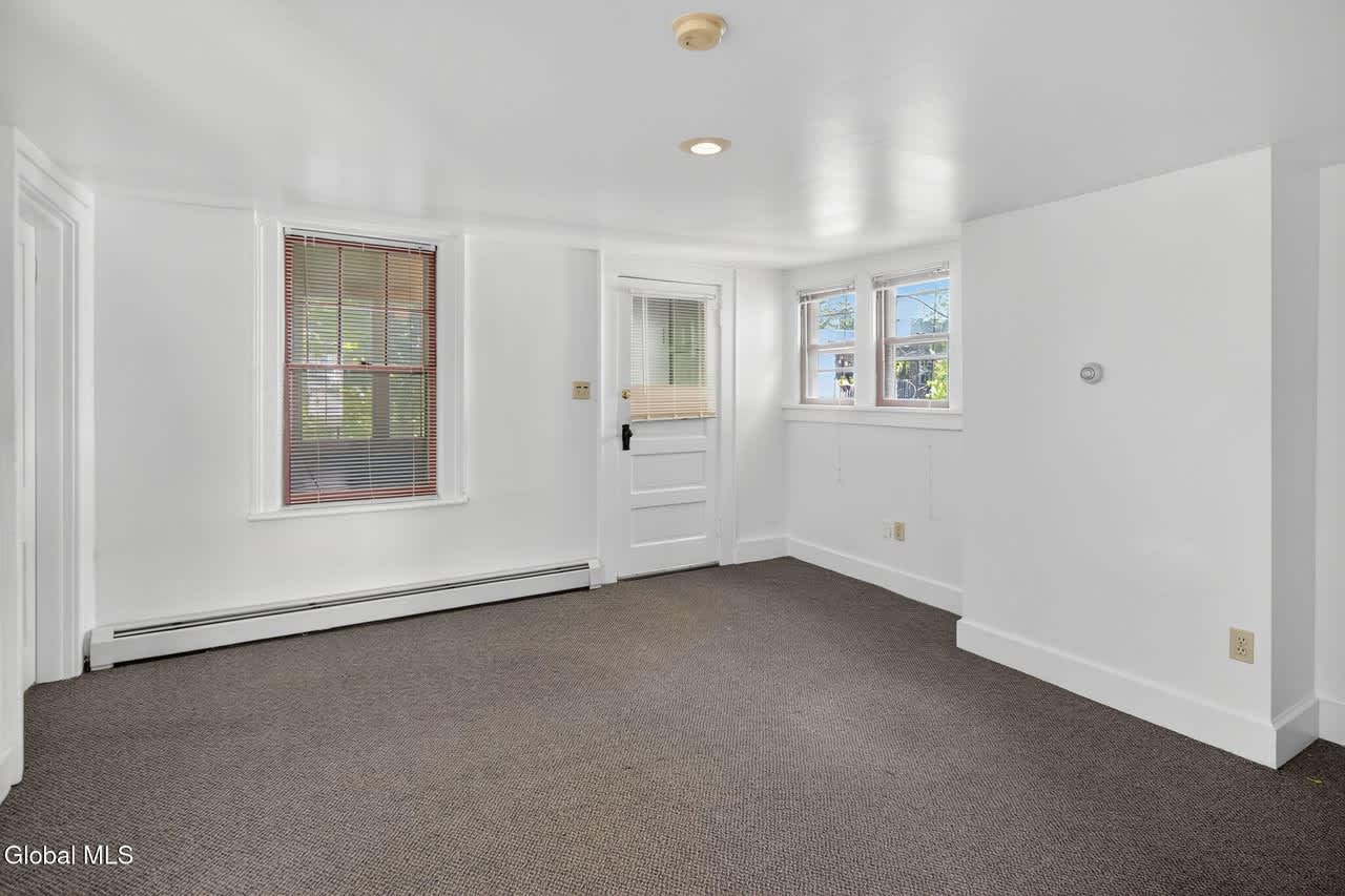 154 Jefferson St – photo 3