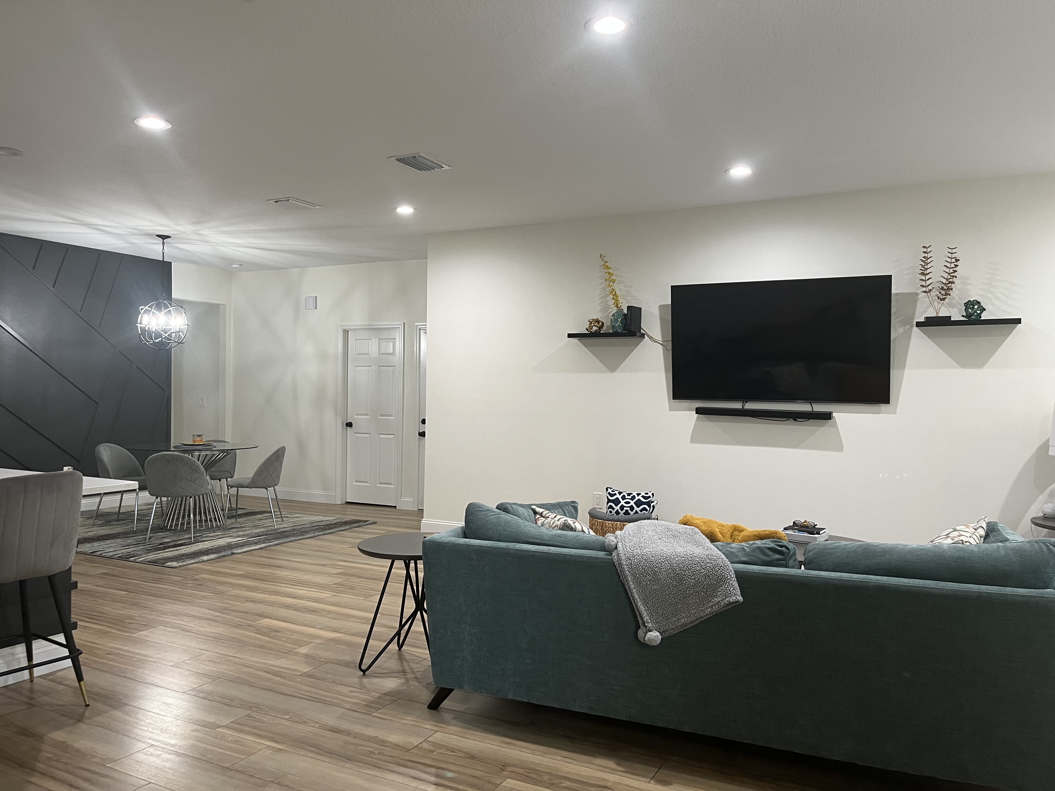 1817 East Eskimo Avenue – photo 3
