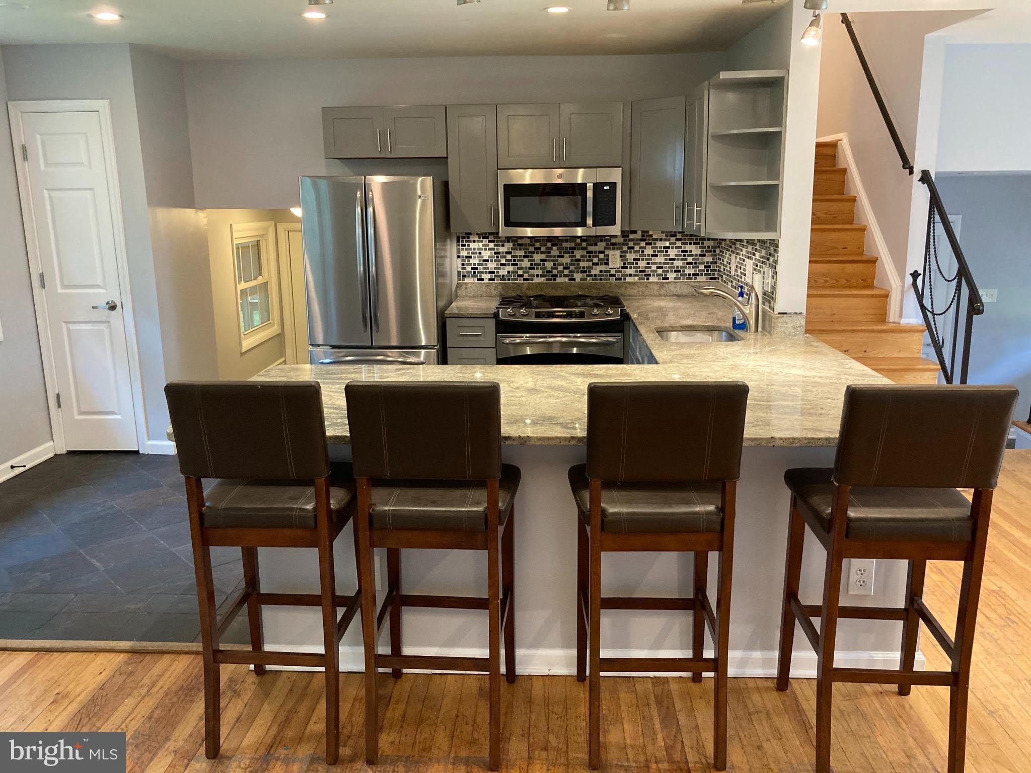 7905 ESTHER Drive – photo 3