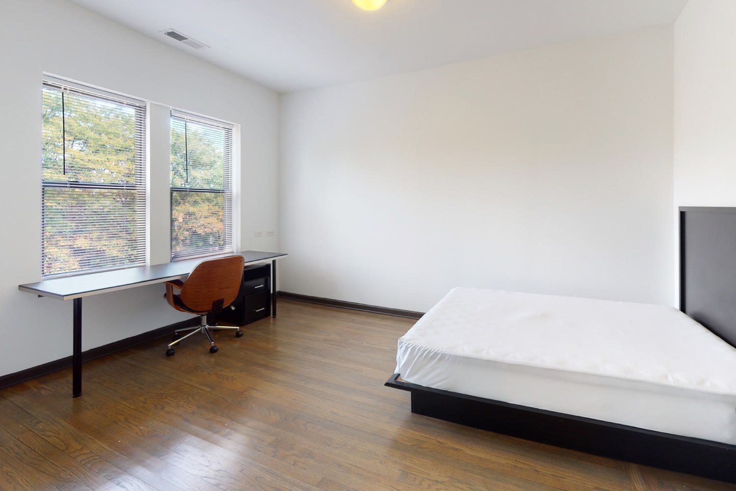5300 S Drexel – photo 4