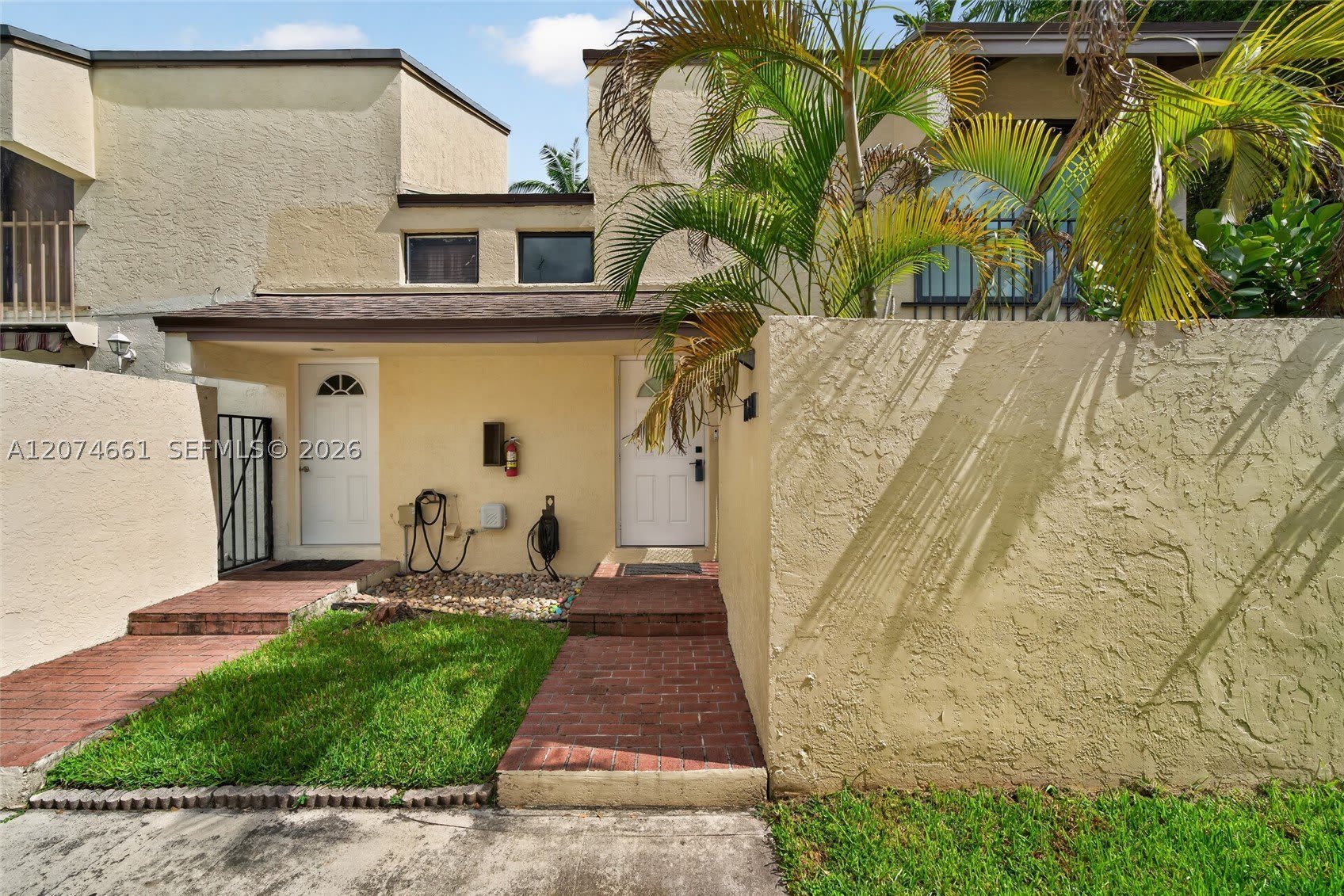 15811 SW 91st Ct – photo 1