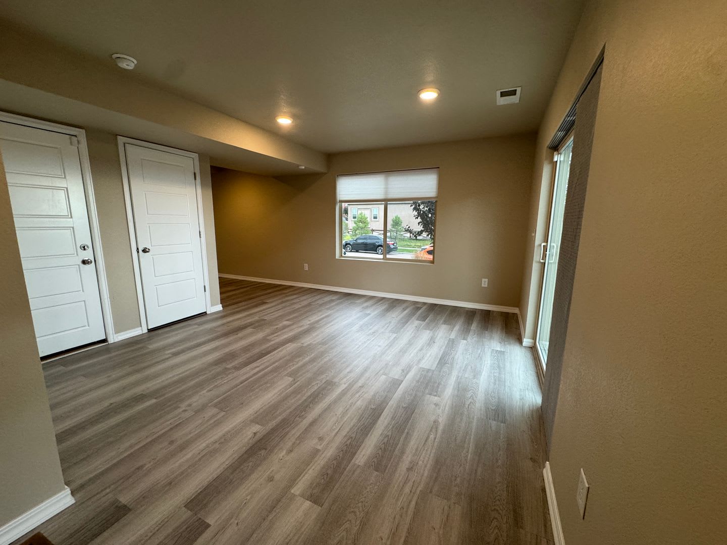 Beautiful 3-Bedroom Home in Banning Lewis Ranch! – photo 4