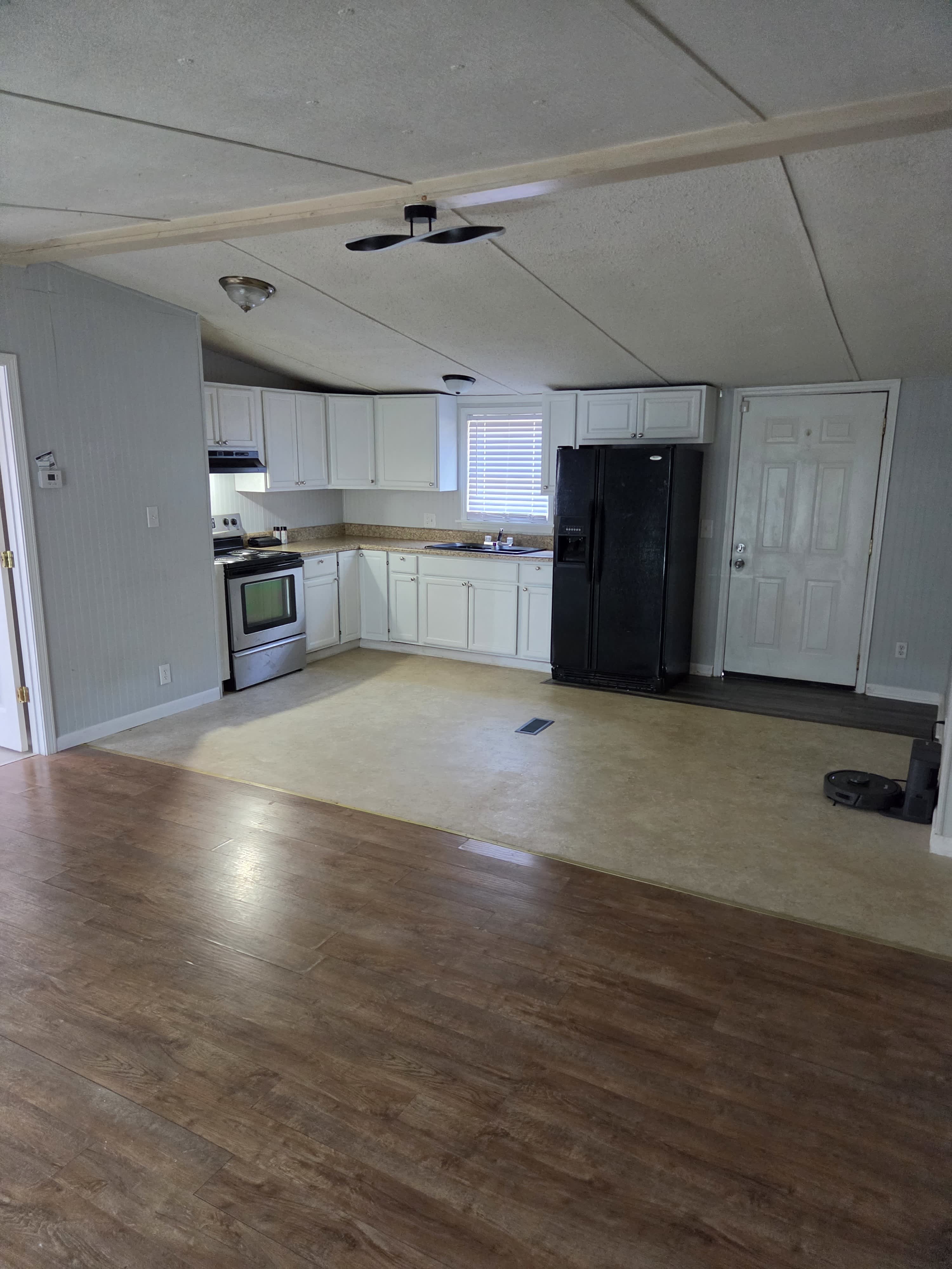 288 Peeler Rd – photo 3