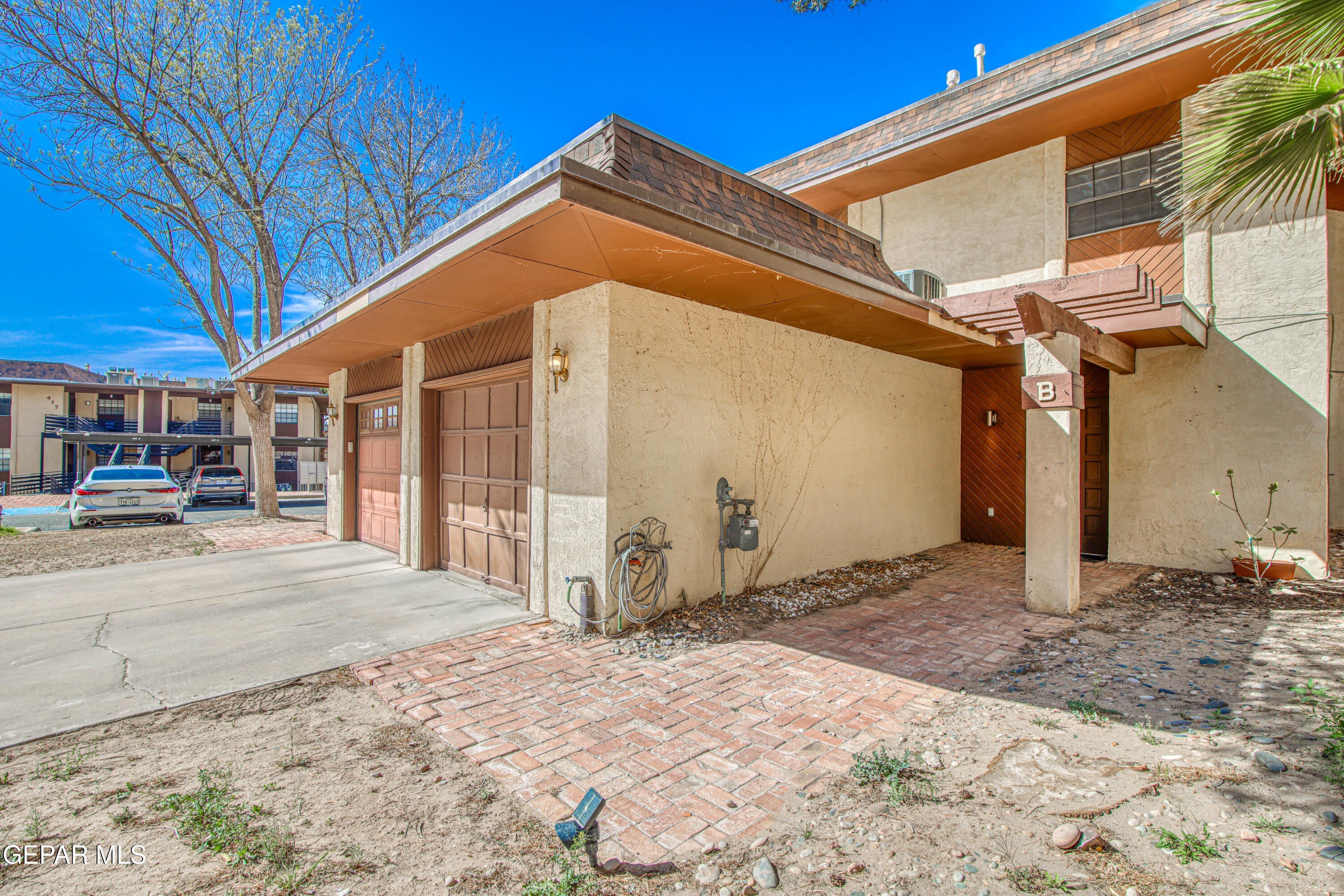 421 IRONDALE Drive – photo 5