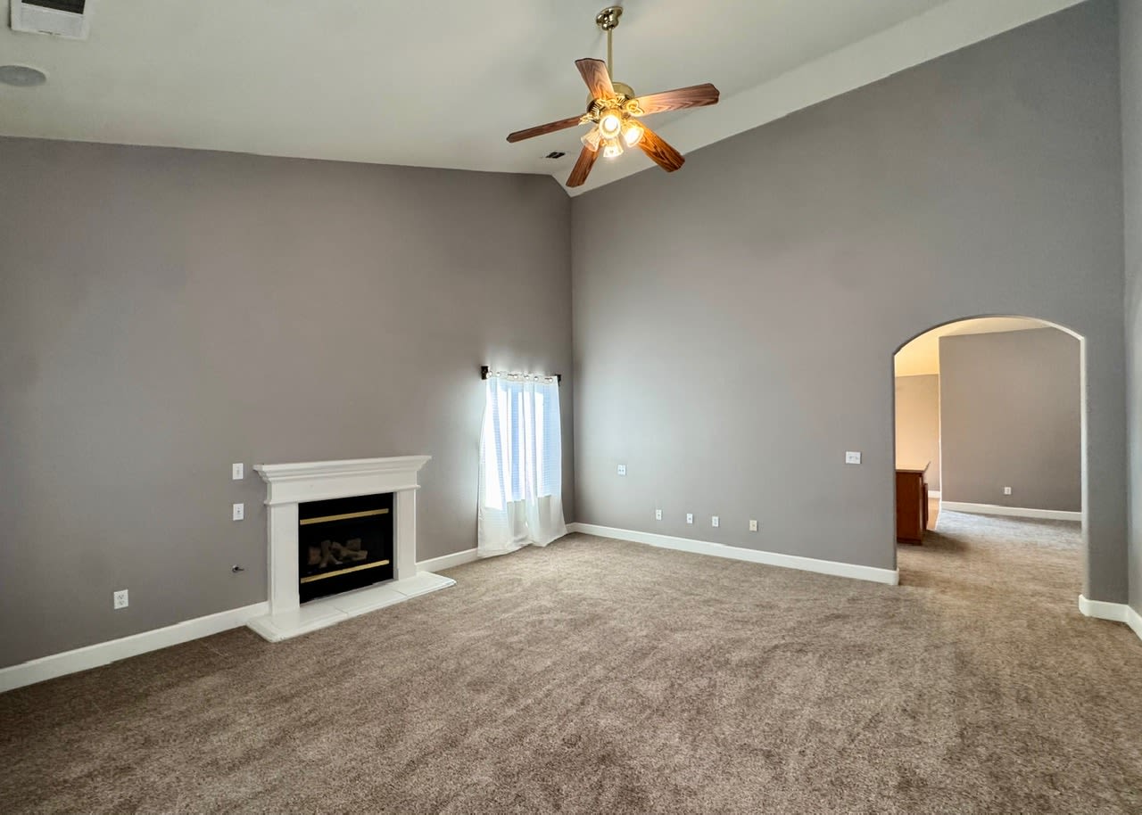 445 S 19Th Ave – photo 3