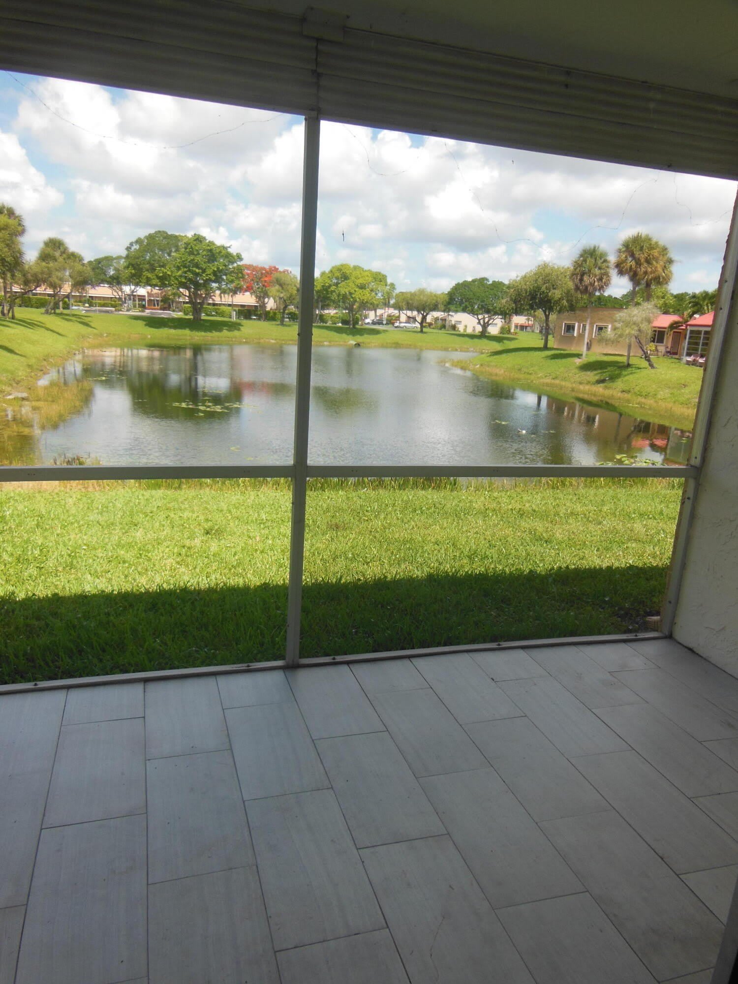105 Lake Helen Drive – photo 2